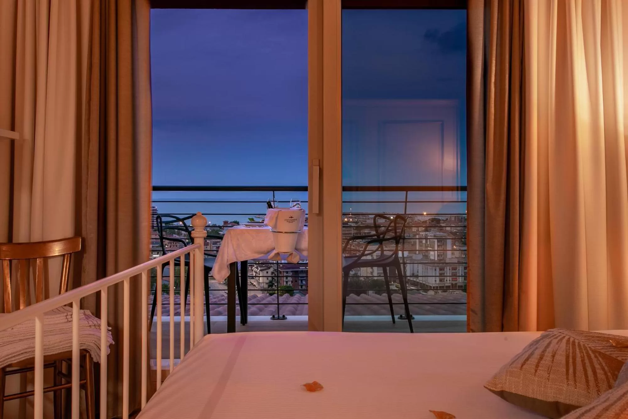 Photo of the whole room, Bed in BellavistaRelax