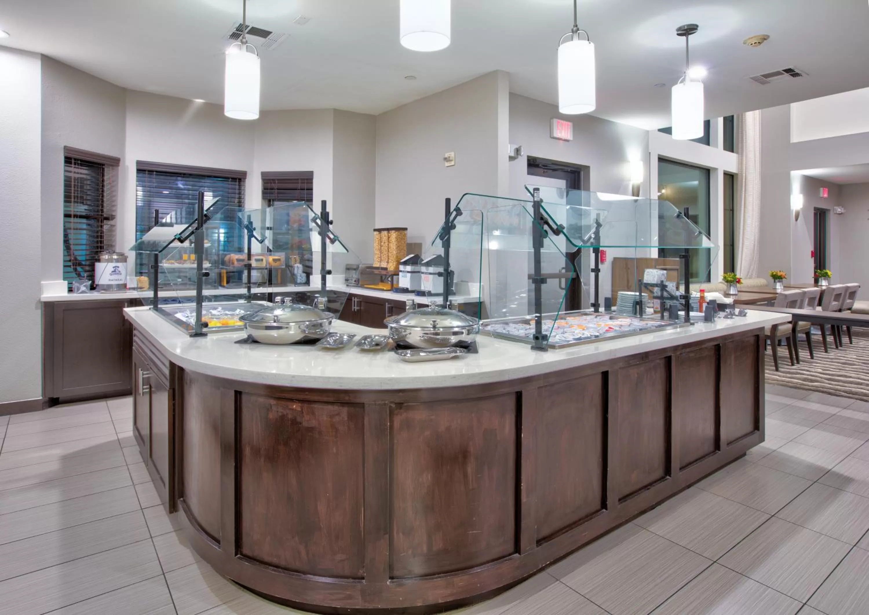 Food and drinks in Staybridge Suites Plano - Richardson Area by IHG