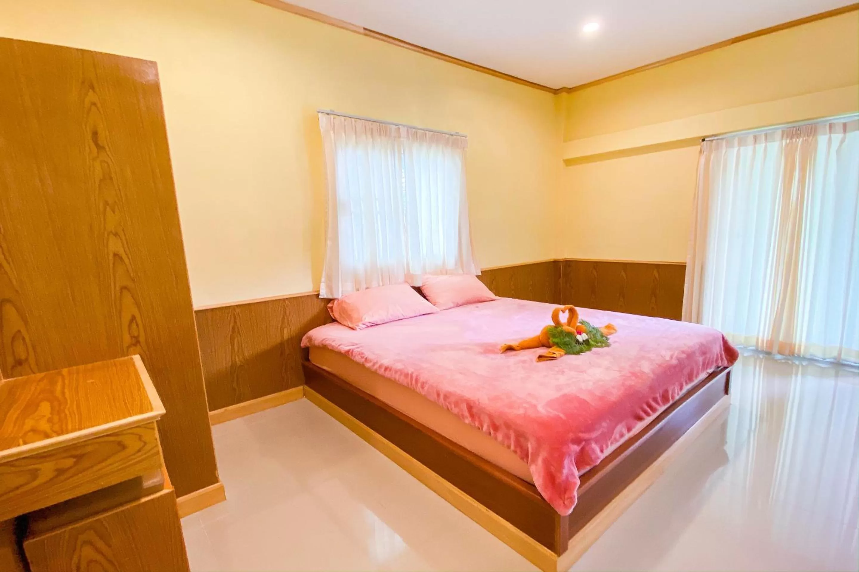 Bed in Koh Kood Far East Resort