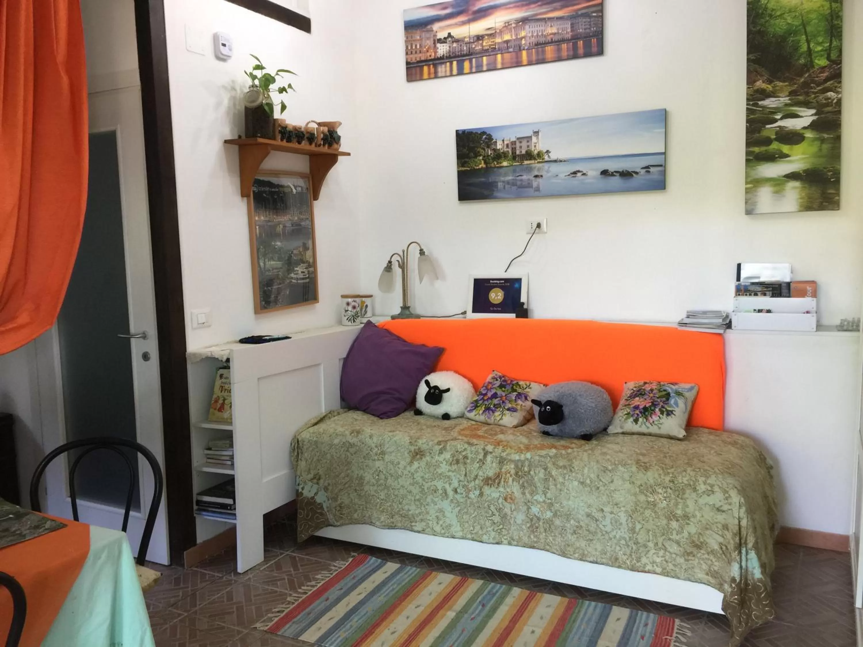 Seating area in Su da noi