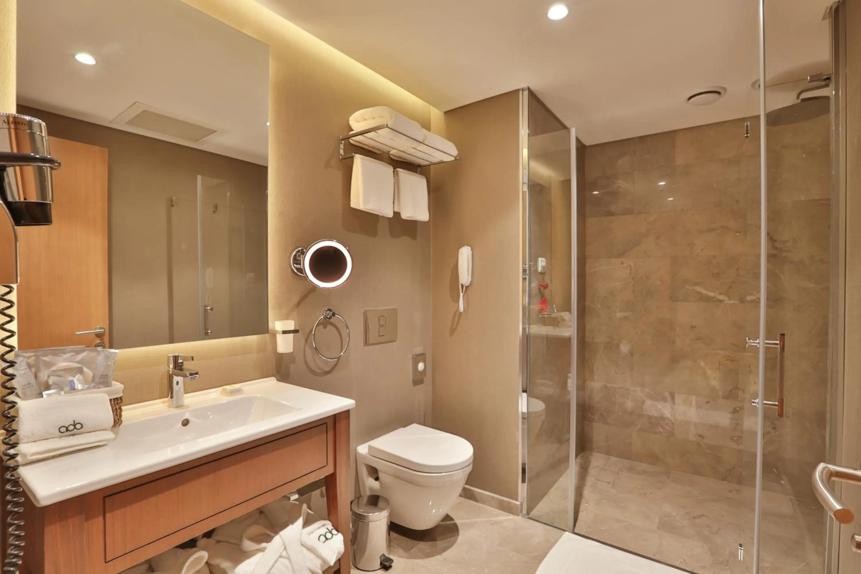 Shower in Ada Suites Nisantasi