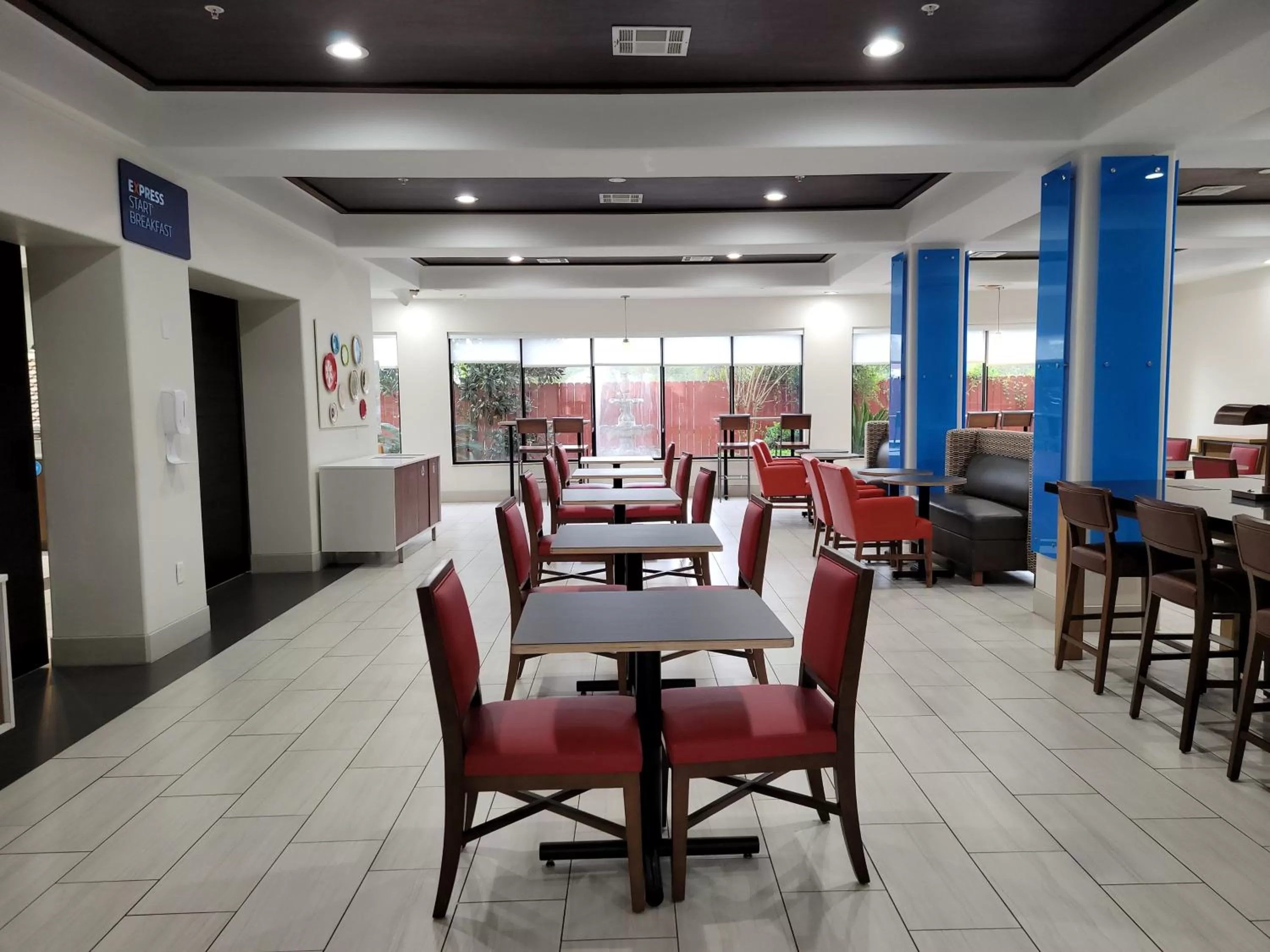 Breakfast in Holiday Inn Express Hotel & Suites Vidor South by IHG