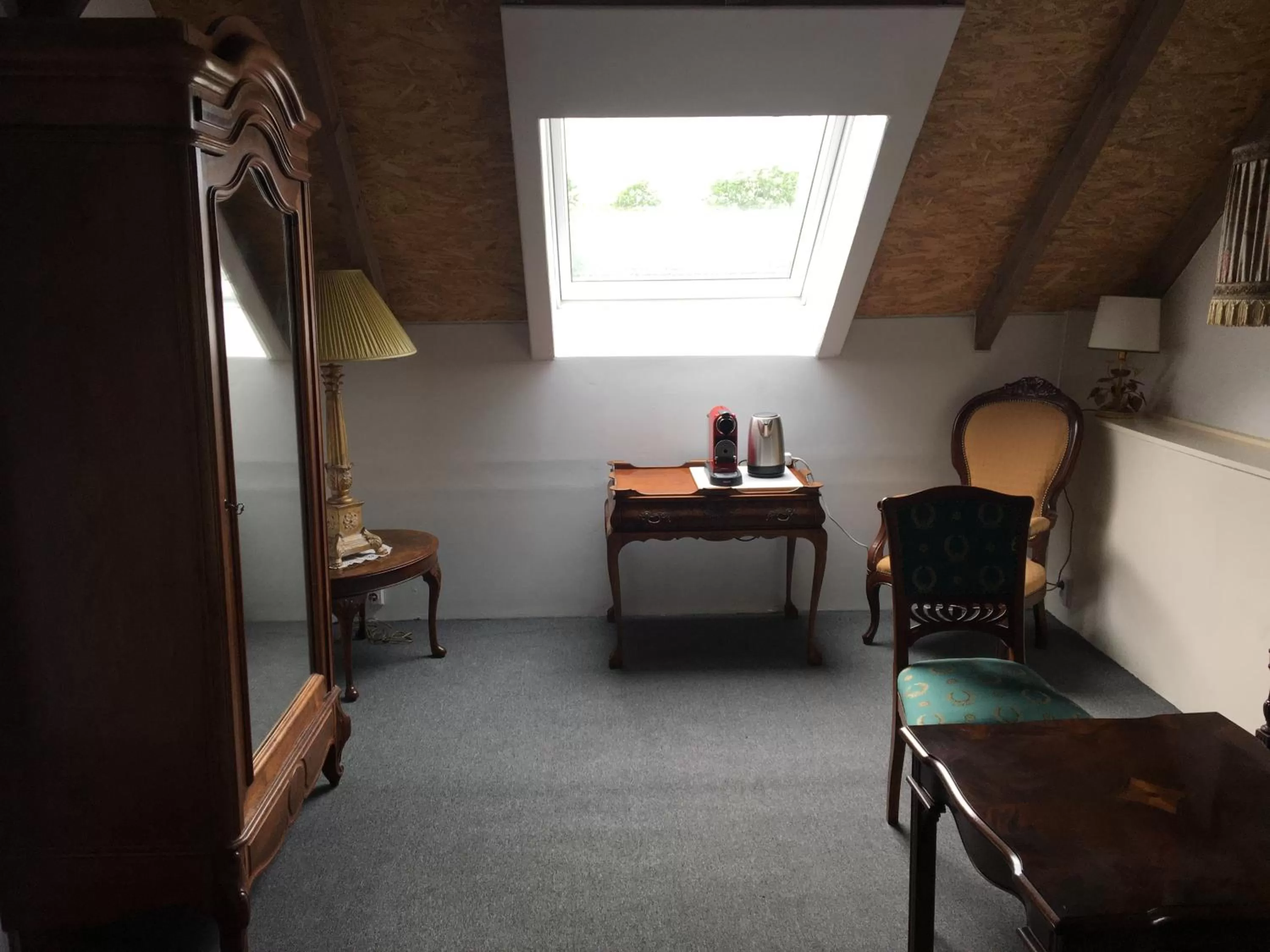 Seating area in Nergena Zimmer Frei