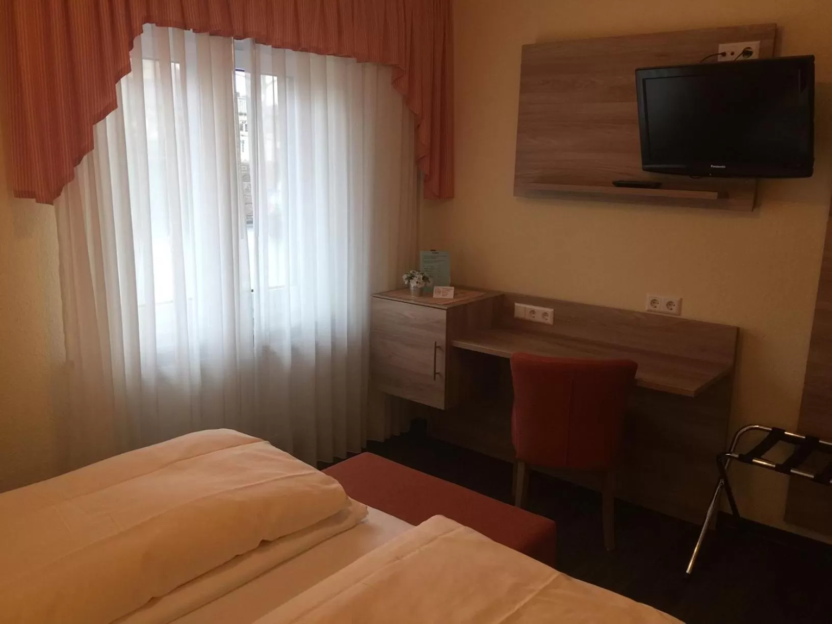 Decorative detail, Bed in Hotel Rose Heidelberg inklusive Frühstück, Saunanutzung und Parkplätze nach Verfügbarkeit