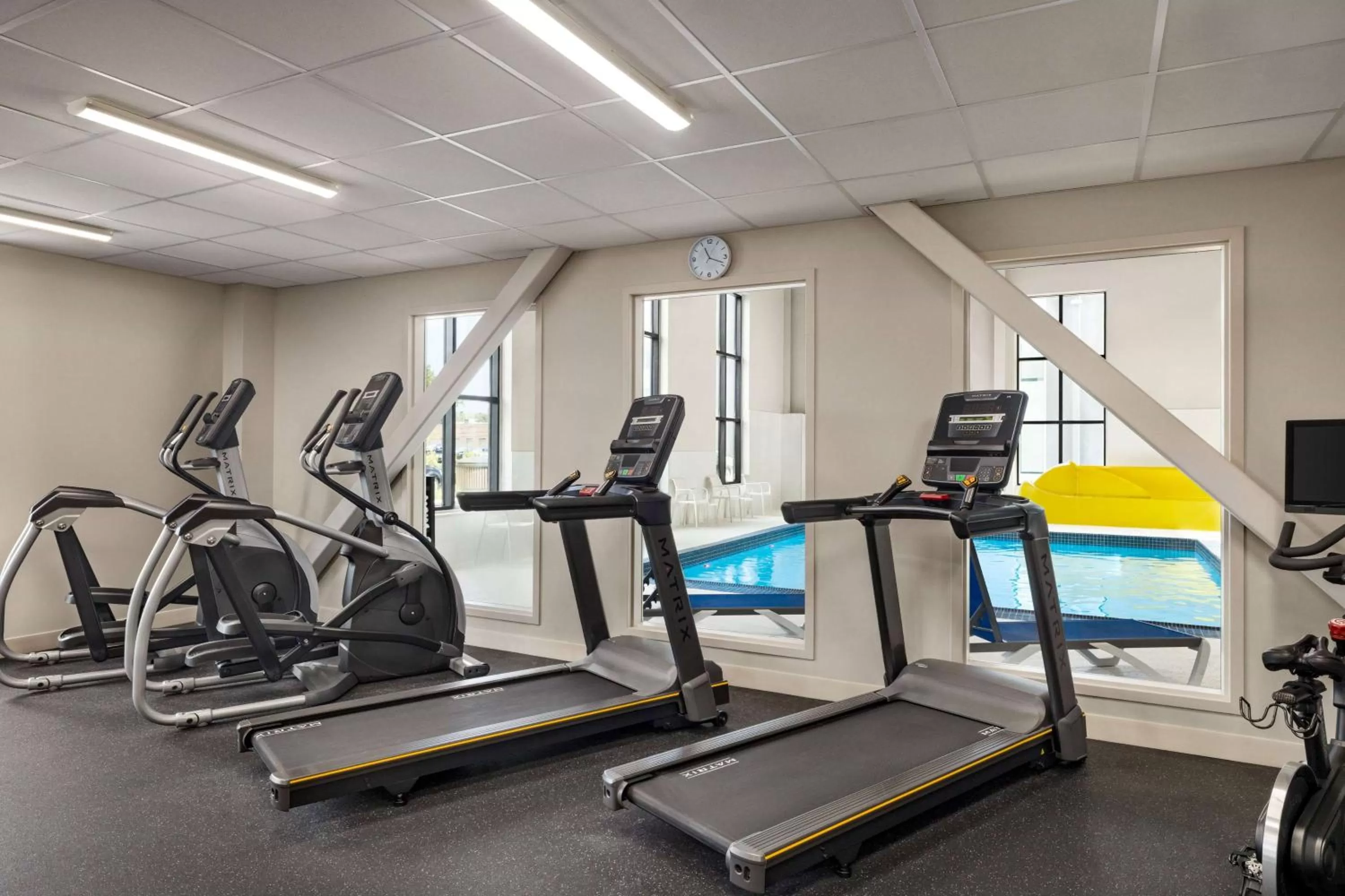 Fitness centre/facilities in Microtel Inn & Suites Dorval QC