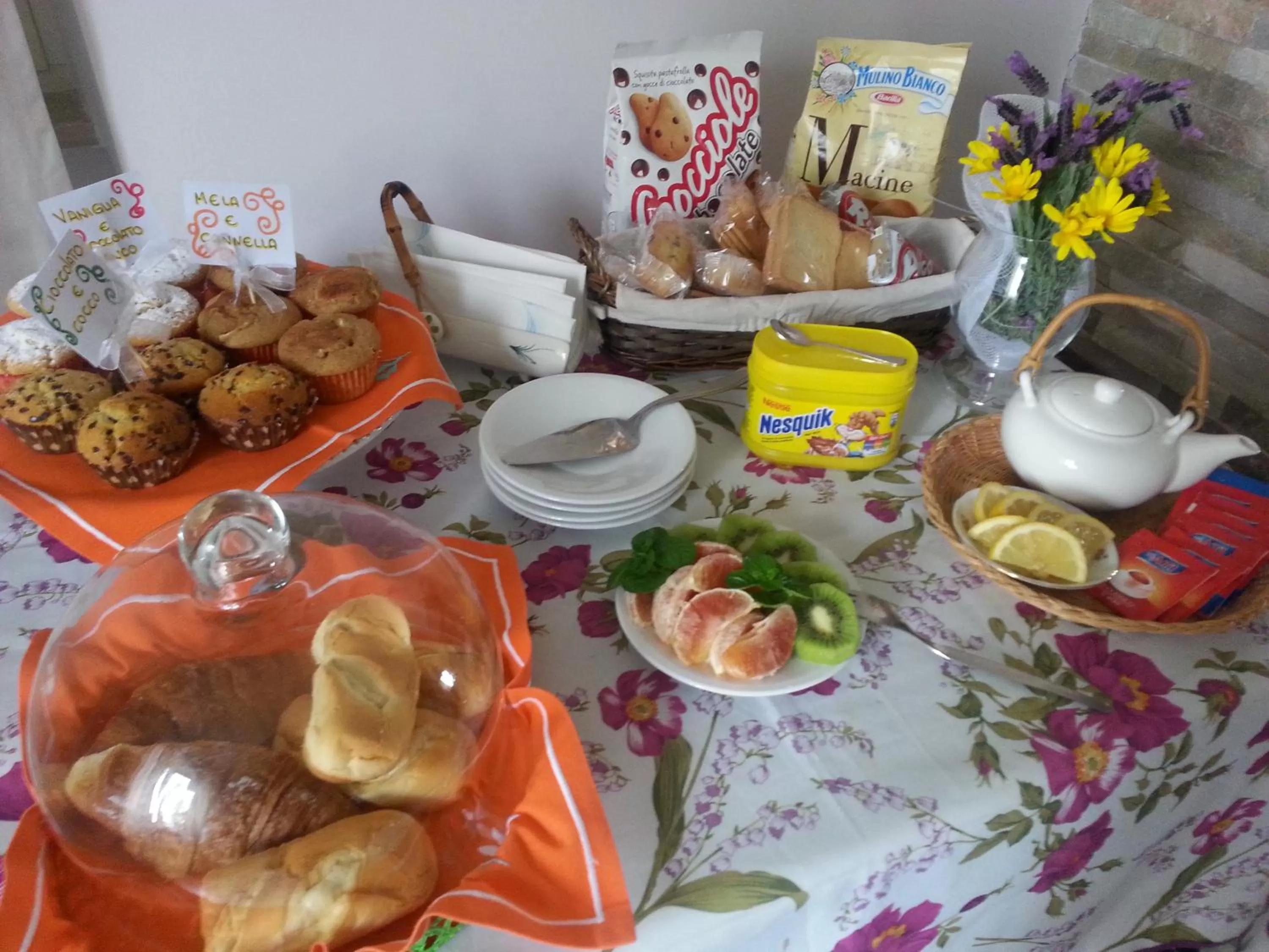 Italian breakfast in Bed and Breakfast Romantica Evasione