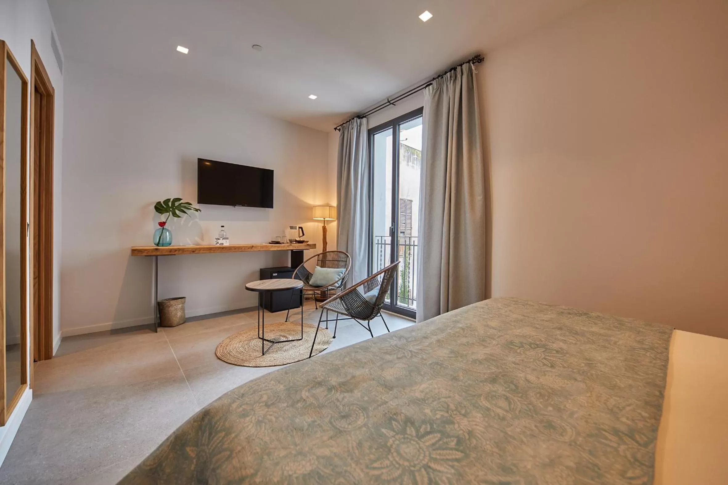 Photo of the whole room, Bed in Ca n'Alexandre - Adults Only