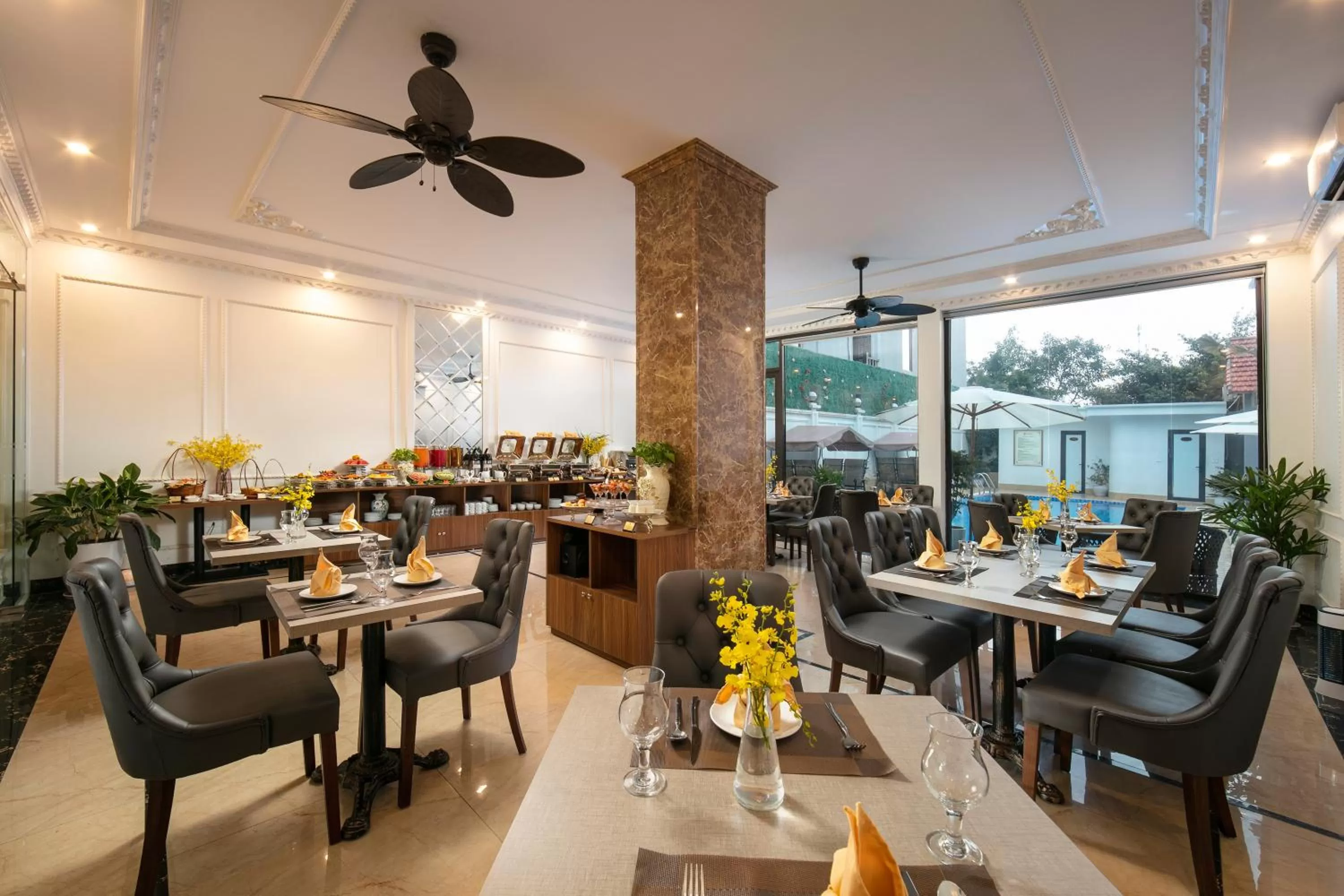 Restaurant/places to eat in Tam Coc Holiday Hotel & Villa