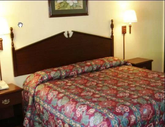 Photo of the whole room, Bed in Scottish Inn Maggie Valley
