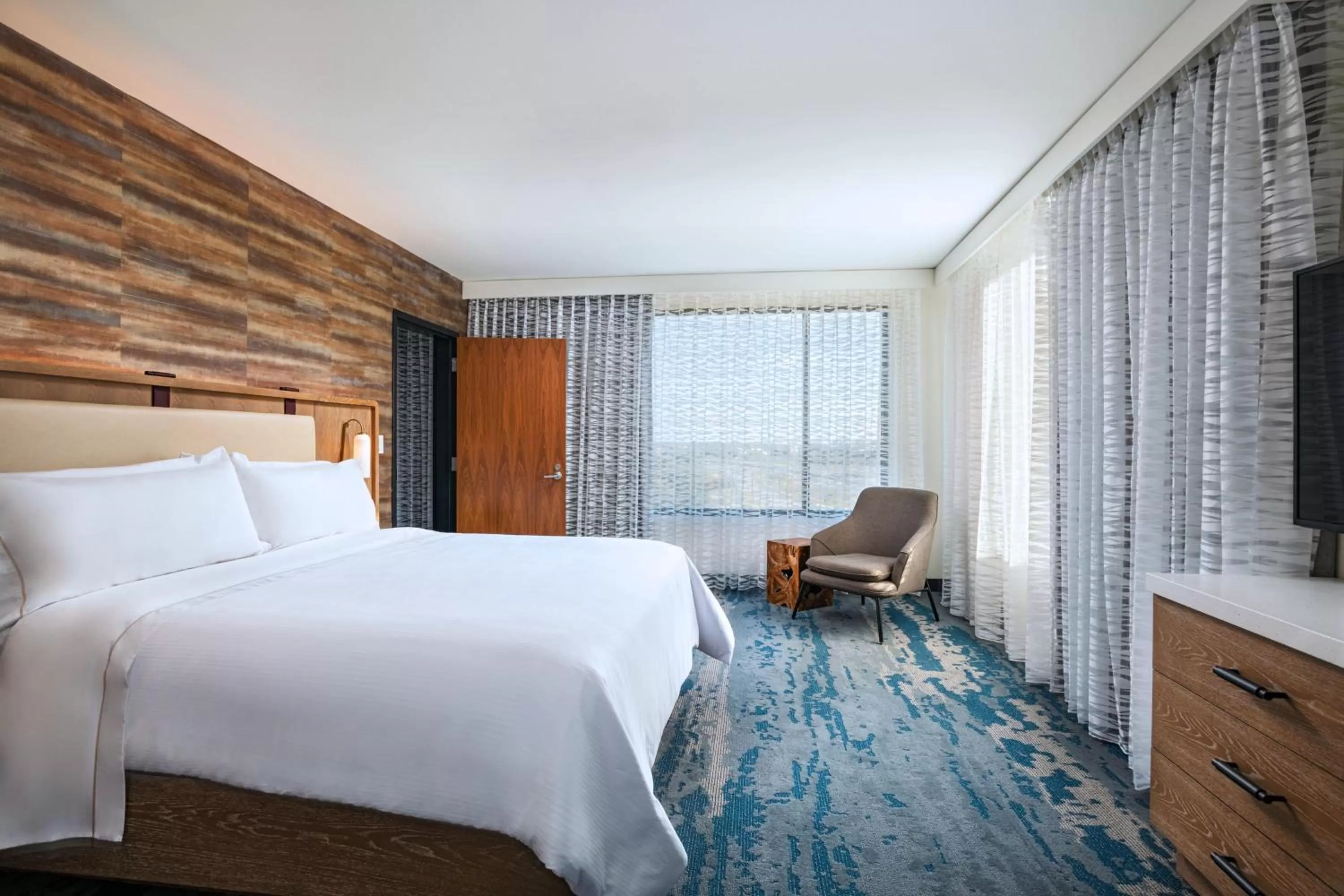 Bedroom, Bed in The Westin Dallas Southlake