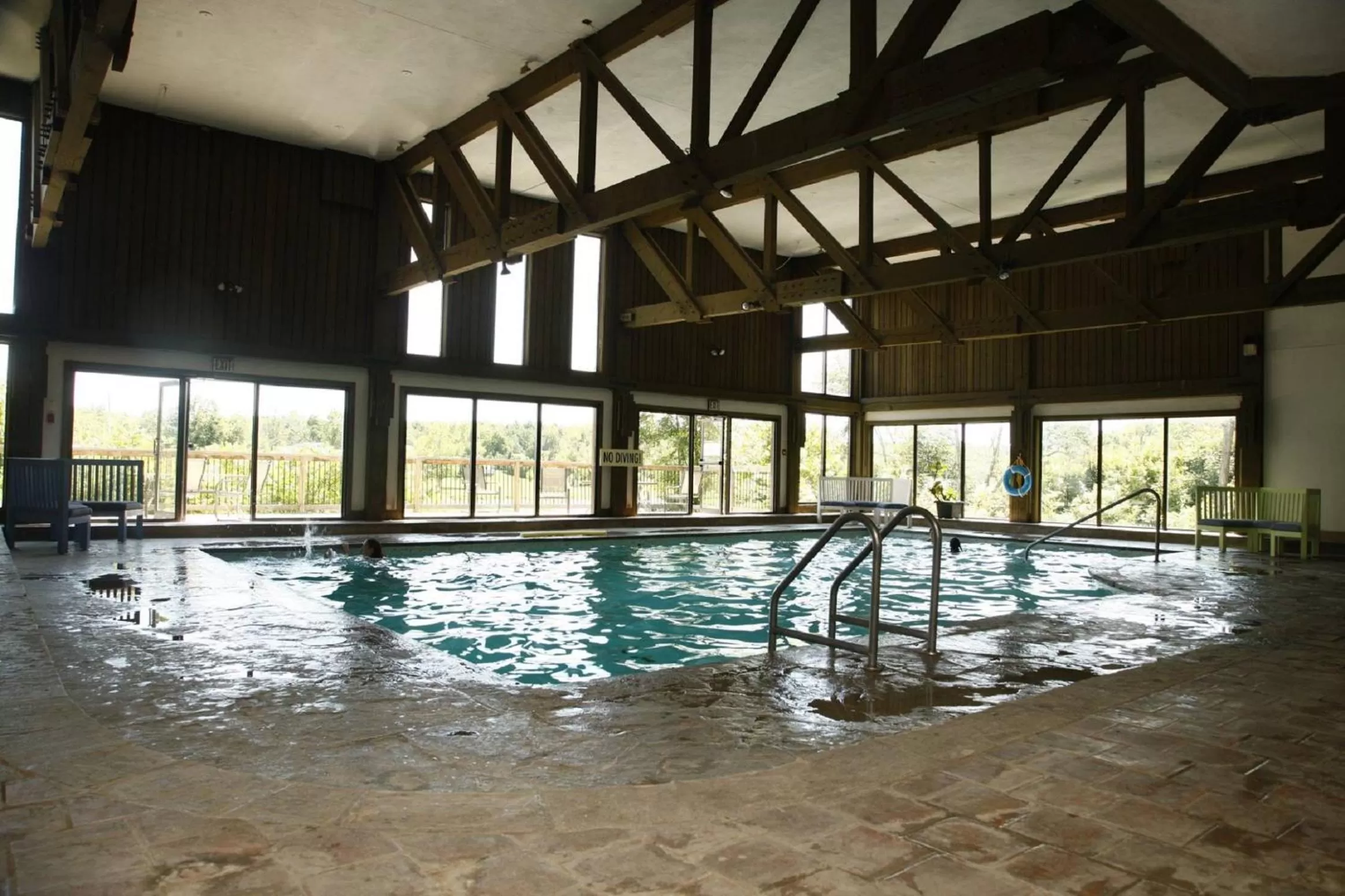 Swimming pool in Benmiller Inn & Spa