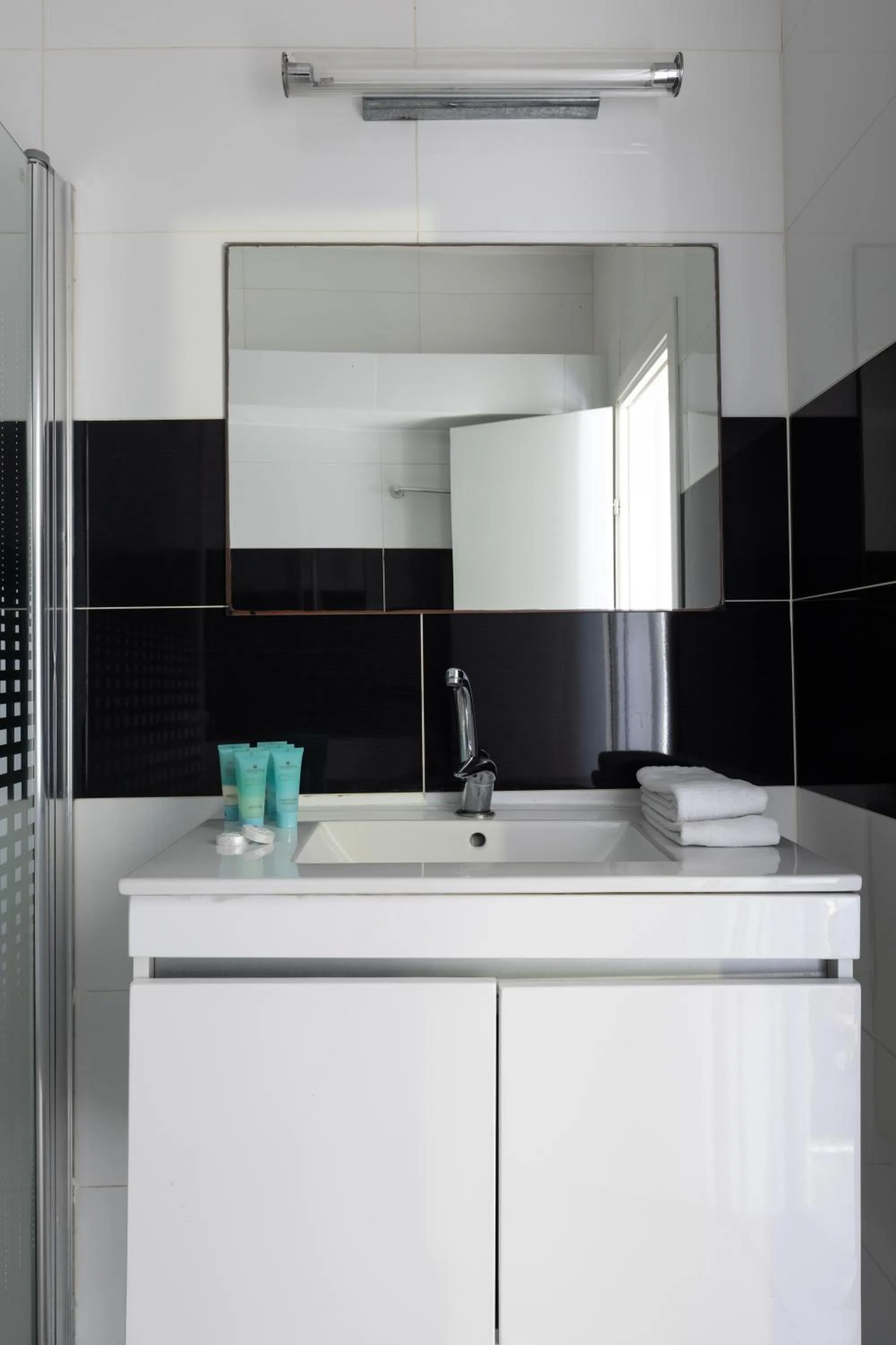 Bathroom in Liber Tel Aviv Sea Shore Suites BY RAPHAEL HOTELS