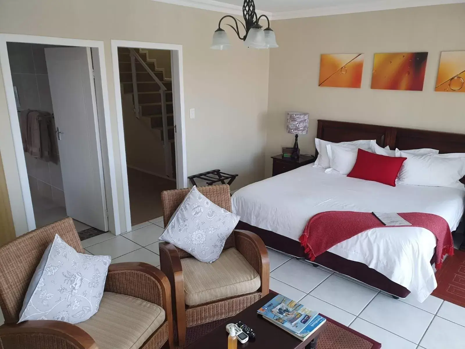 Deluxe Double Room with Balcony and Sea View in Ingwe Manor B&B Deluxe Double Room with Balcony and Sea View in Ingwe Manor B&B