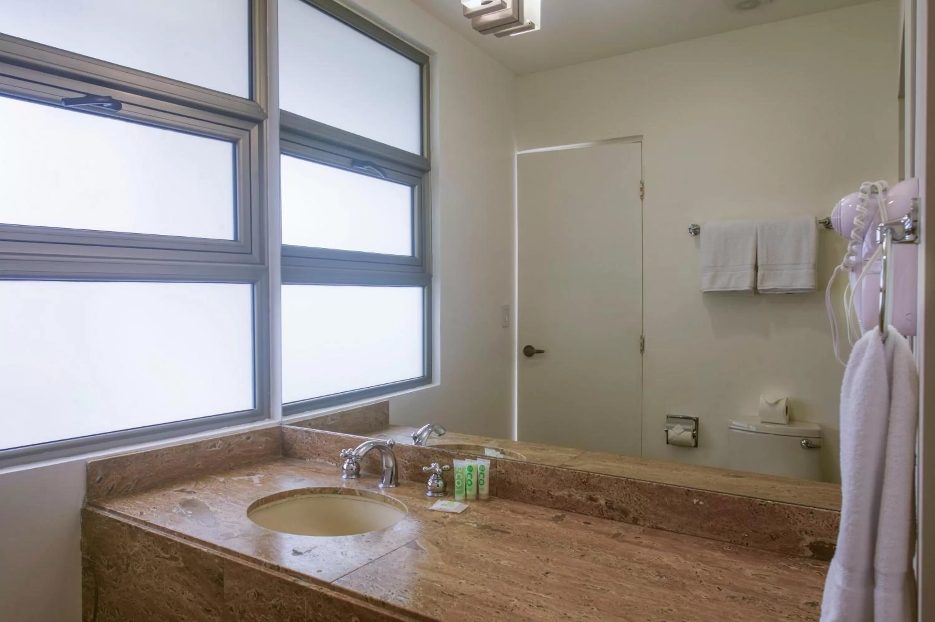 Bathroom in Balmoral Hotel San José CR, Historic District