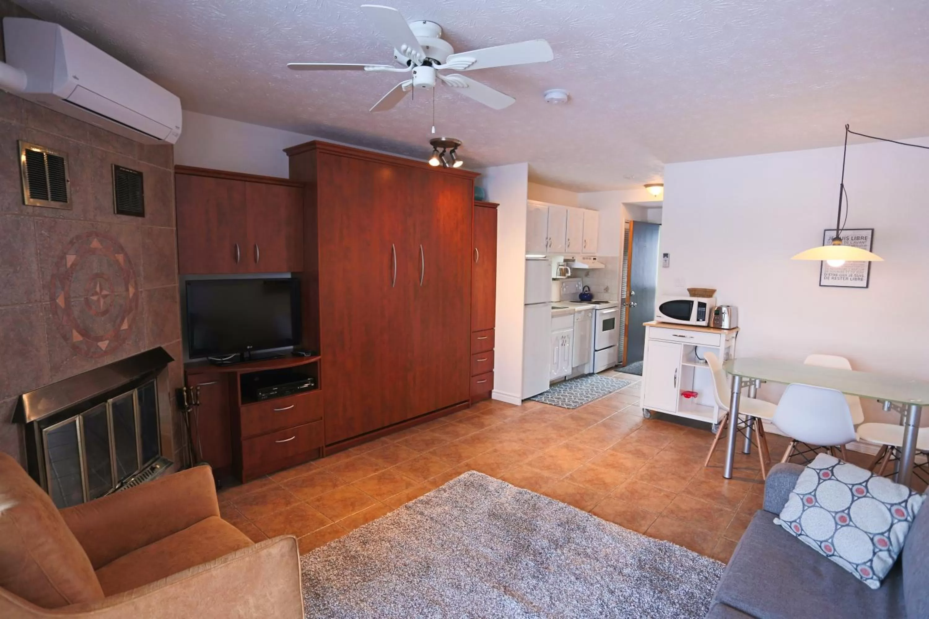 TV and multimedia in Magog Waterfront Condo
