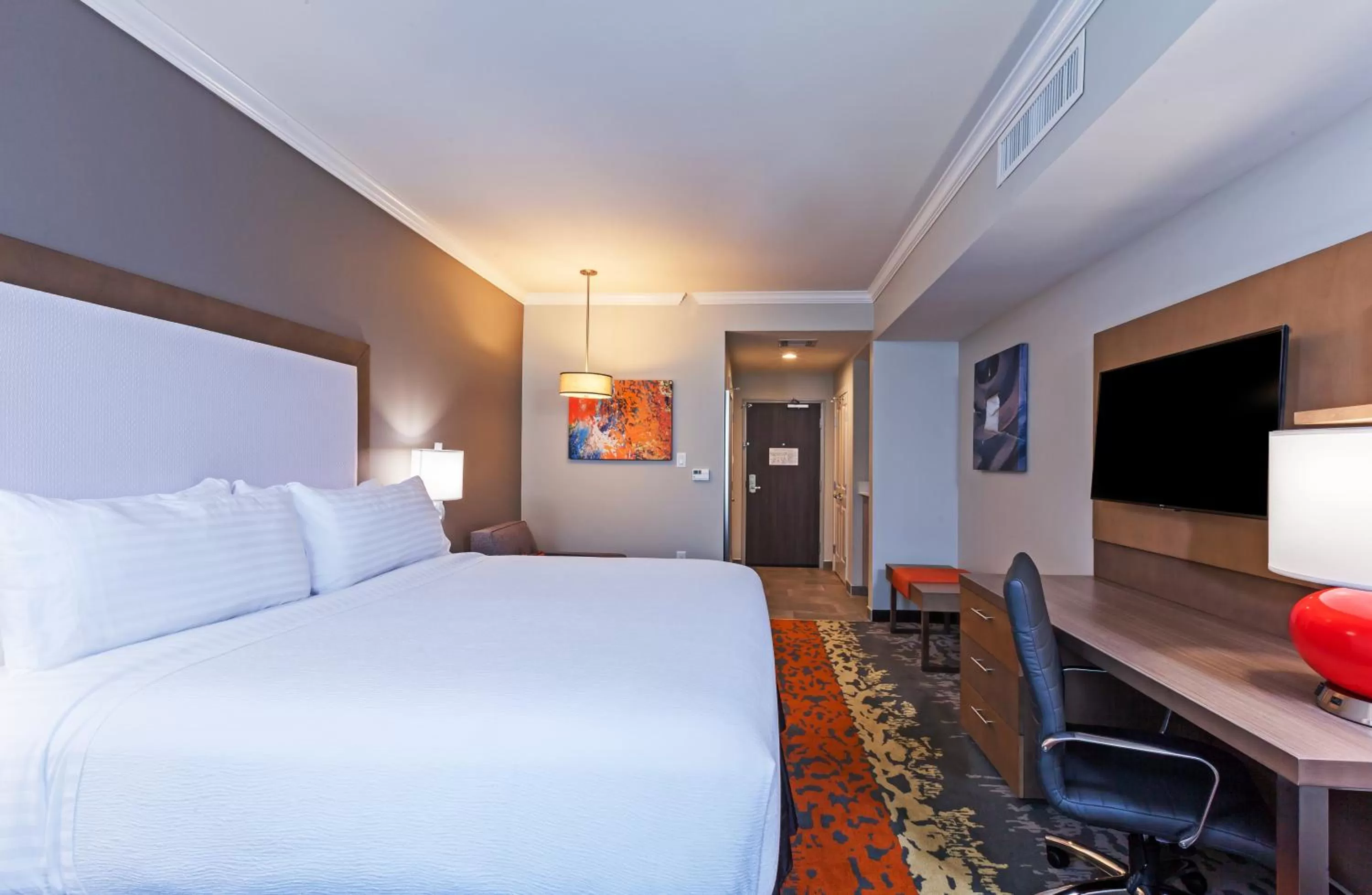 Photo of the whole room, Bed in Holiday Inn Houston NE-Bush Airport Area by IHG