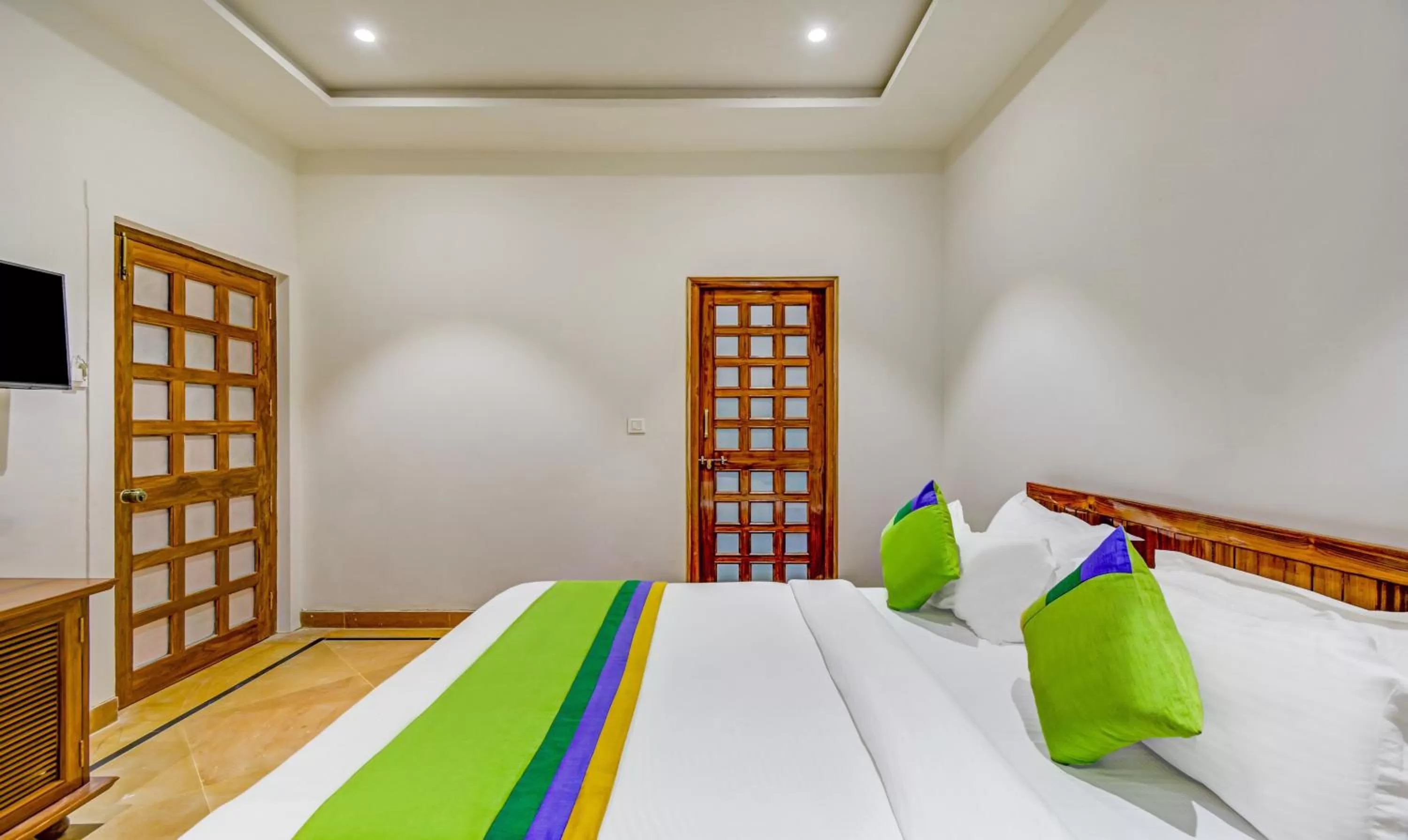 Bed in Treebo Trend Chandrangan Excellency