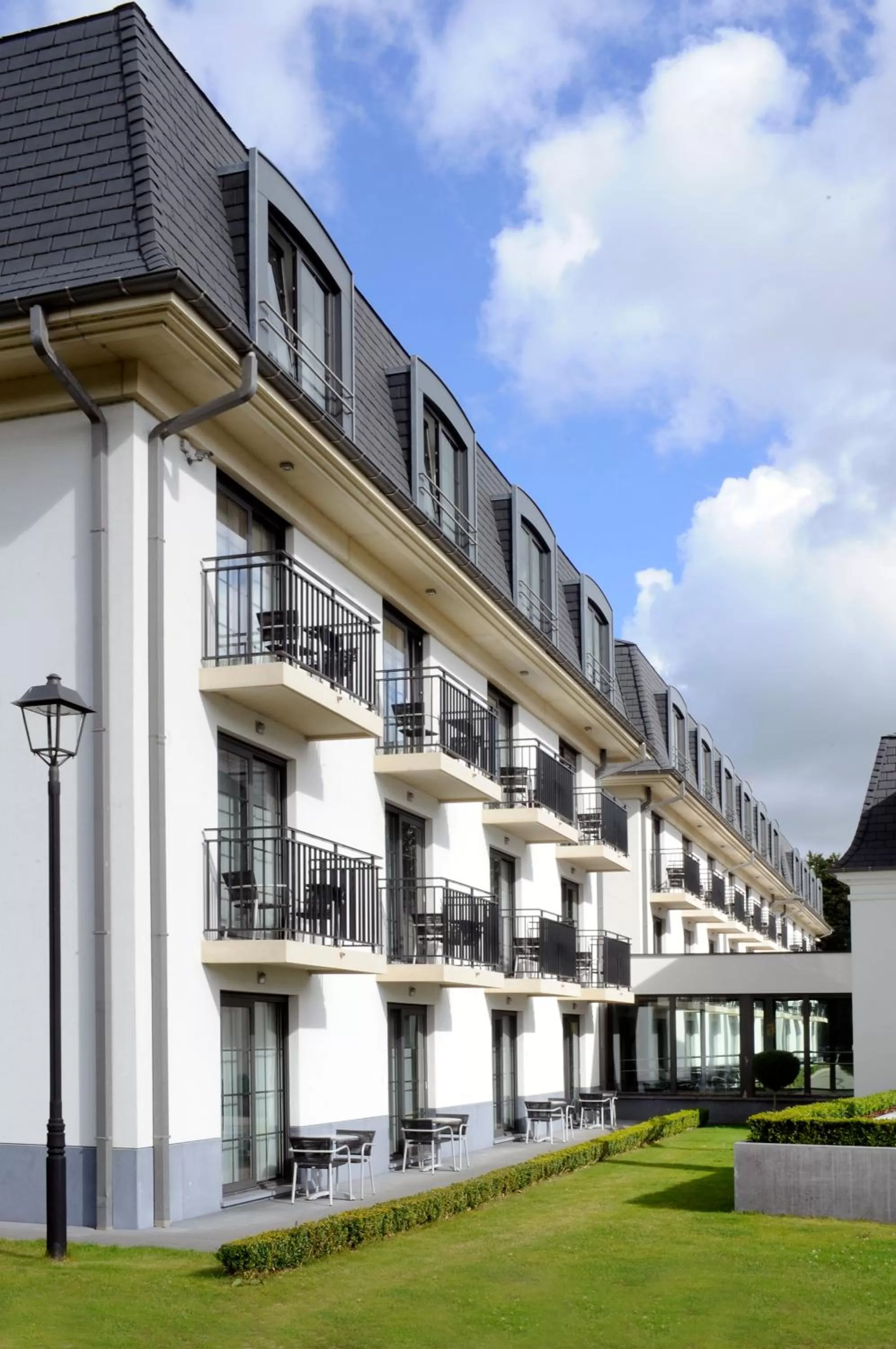 Property building in Van Der Valk Hotel Brugge Oostkamp