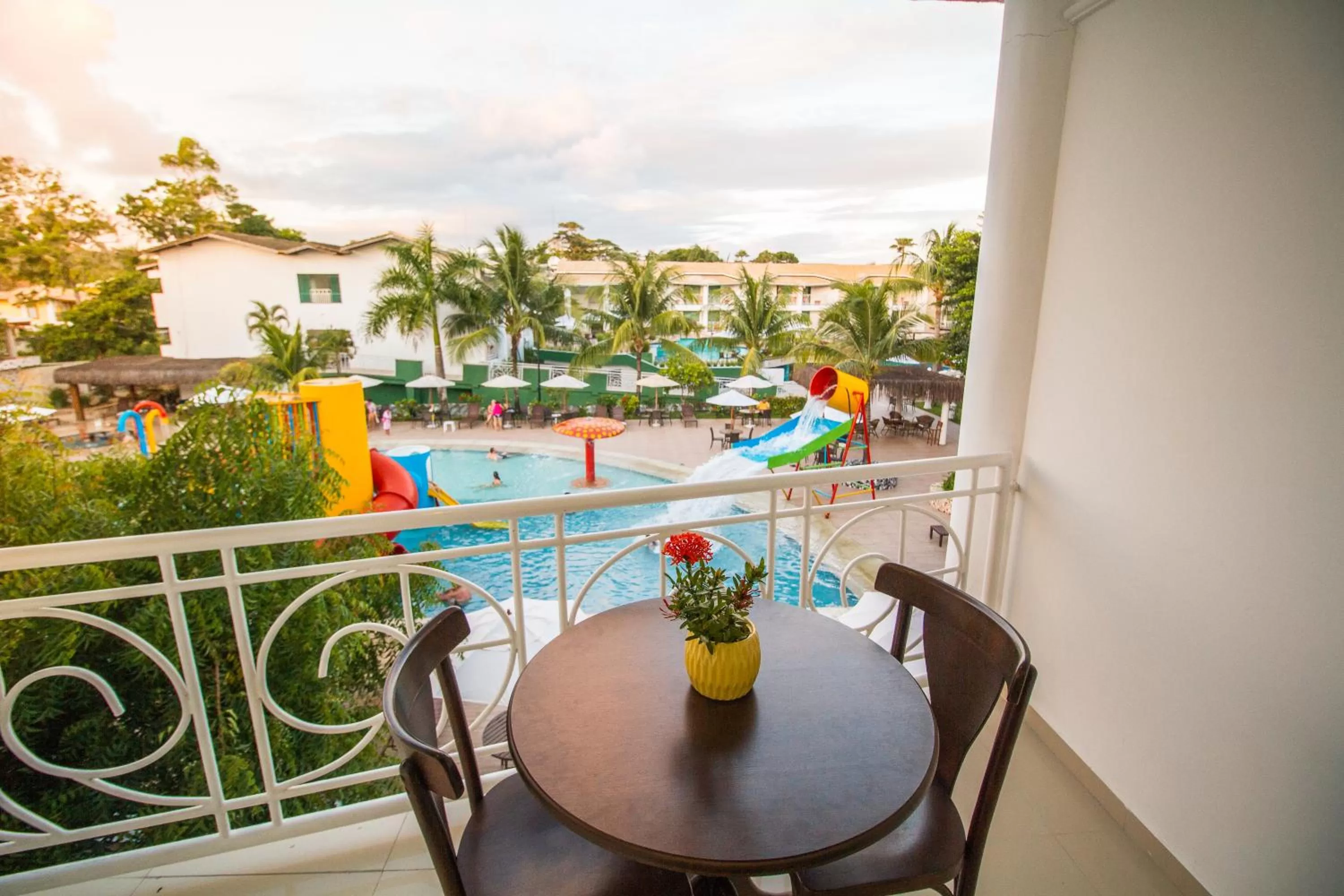 Pool view in Portal Beach - Rede Soberano