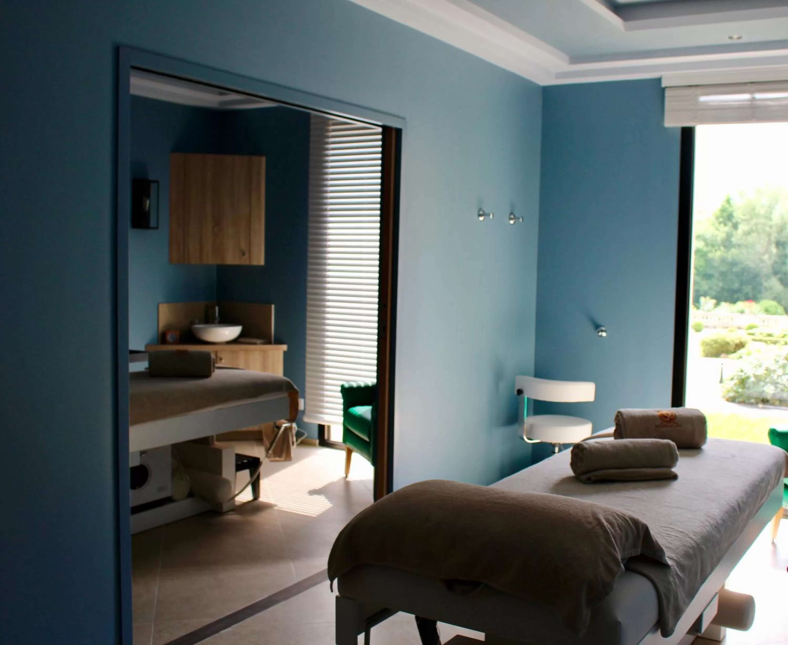 Massage in Chateau du Clos de la Ribaudiere - Teritoria