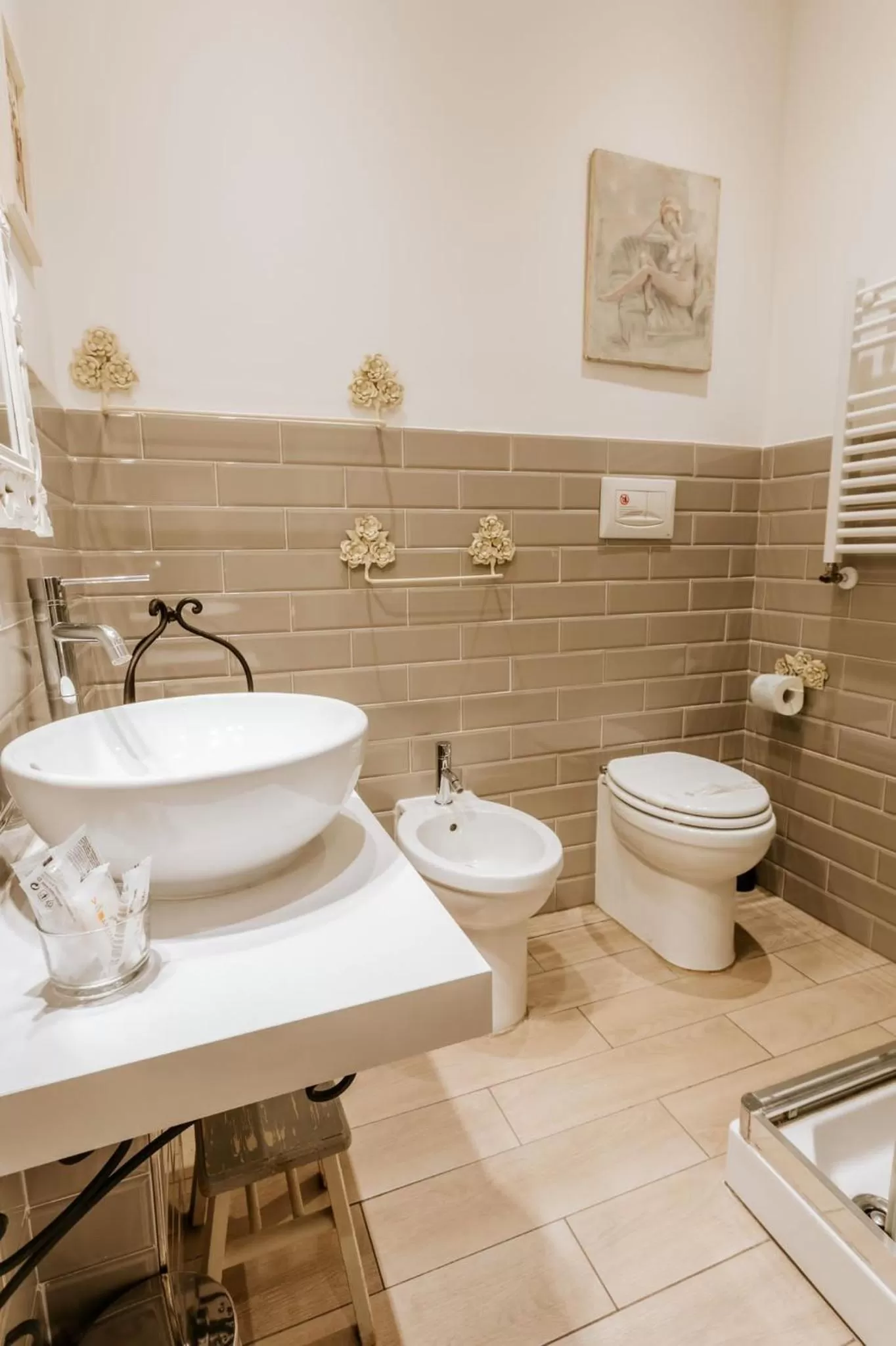 Bathroom in Vatican Boutique inn