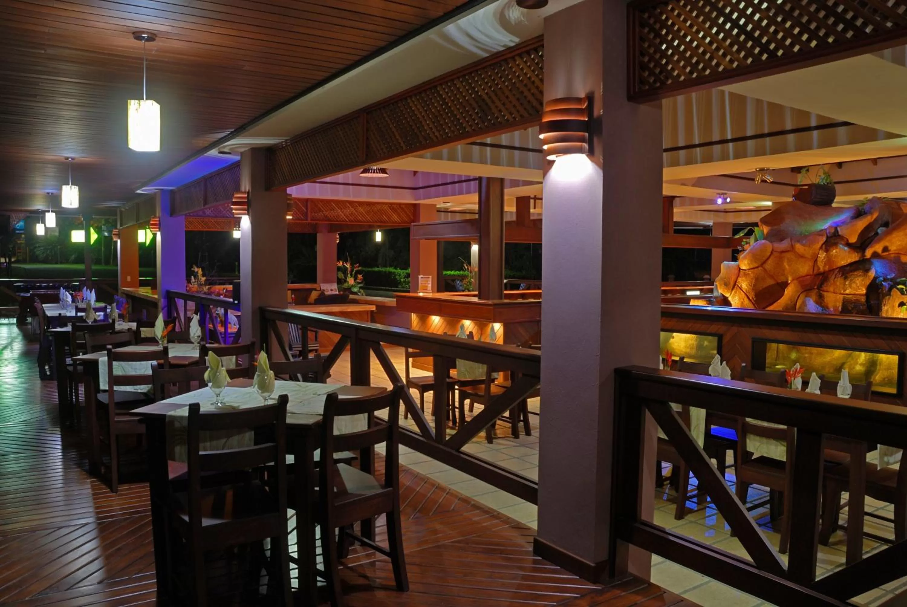 Lounge or bar in Volcano Lodge, Hotel & Thermal Experience