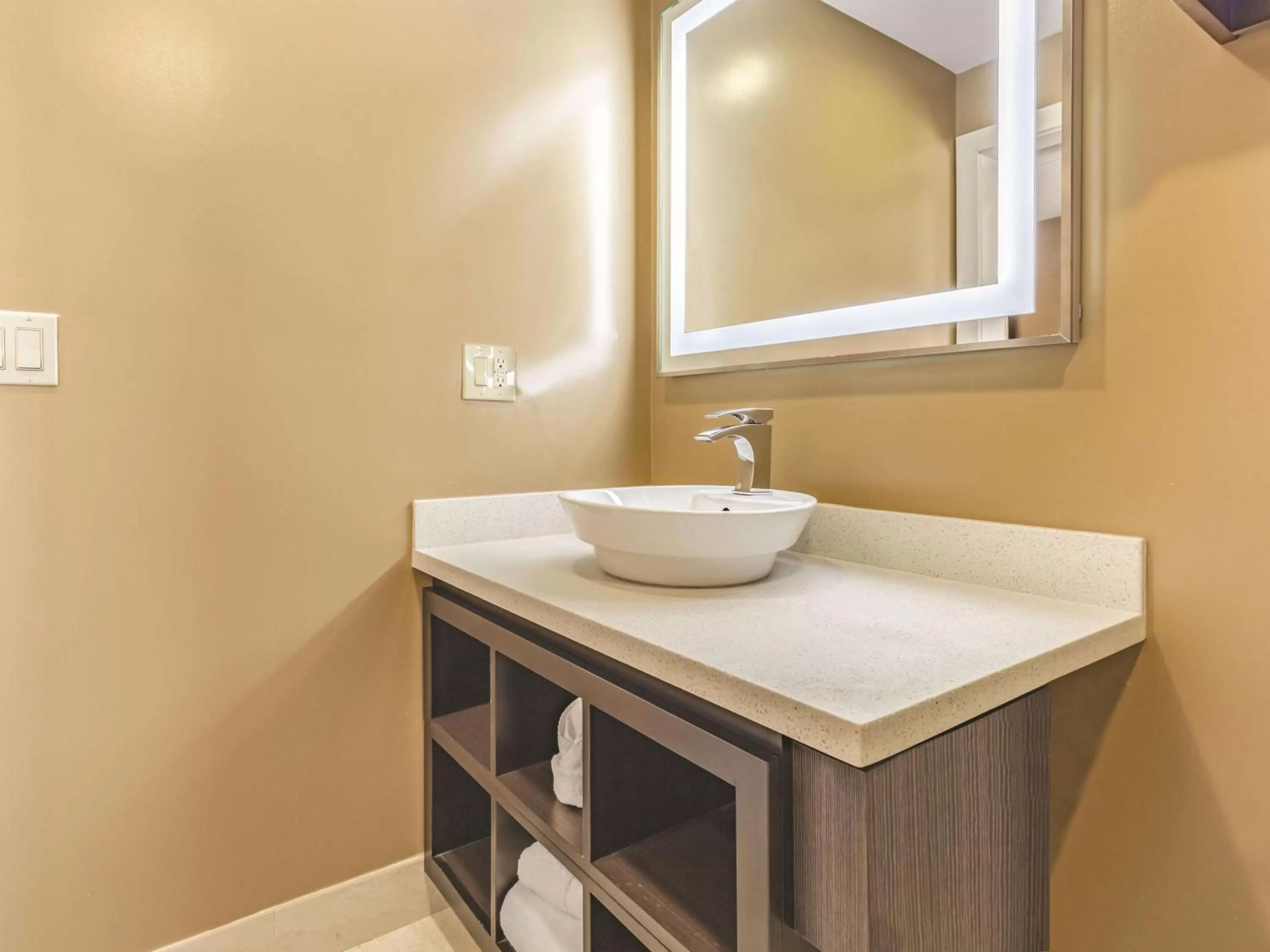 Photo of the whole room in La Quinta by Wyndham San Francisco Airport West Millbrae FREE AIRPORT SHUTTLE