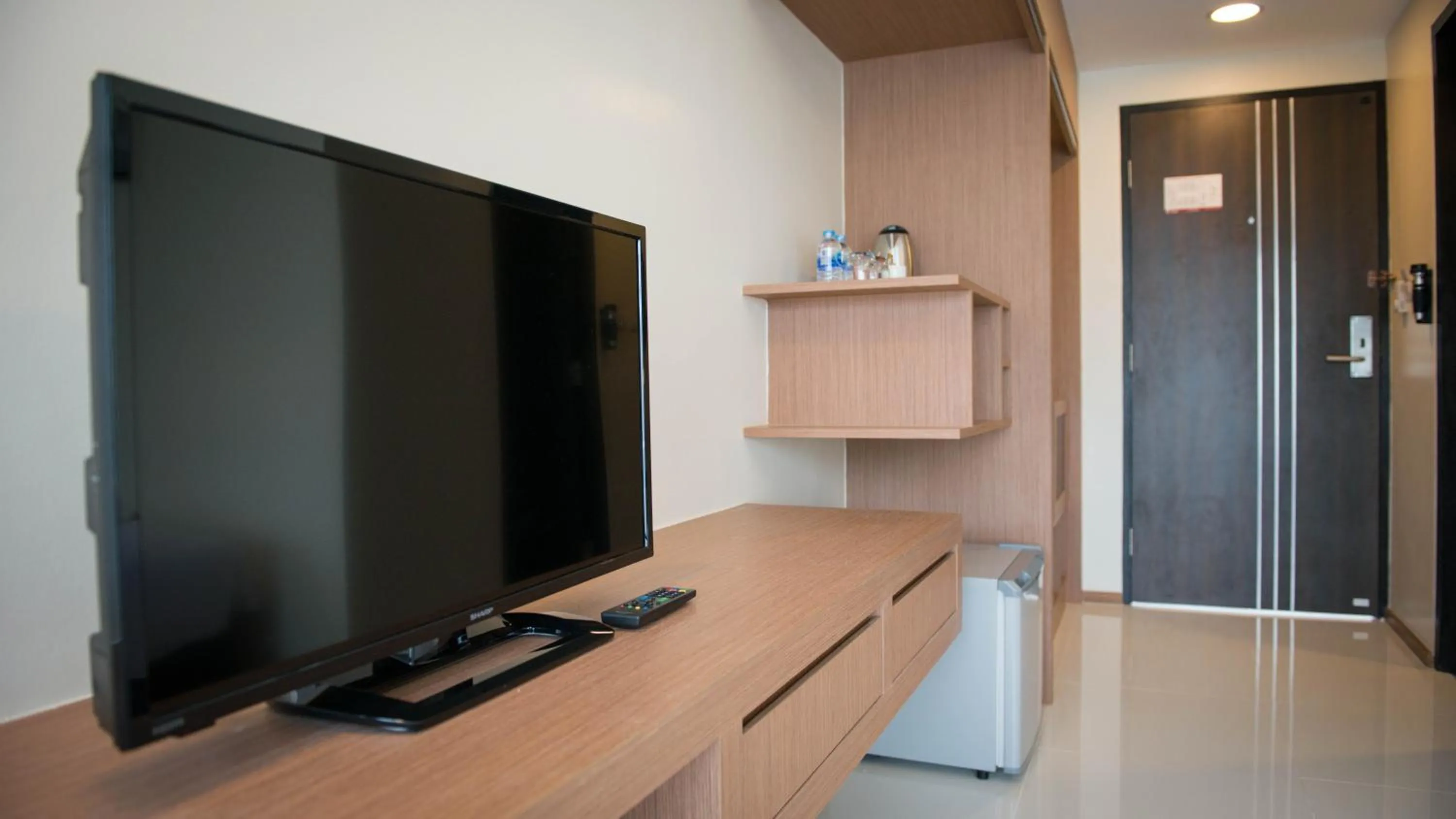 TV and multimedia in Picnic Hotel Bangkok - Rang Nam