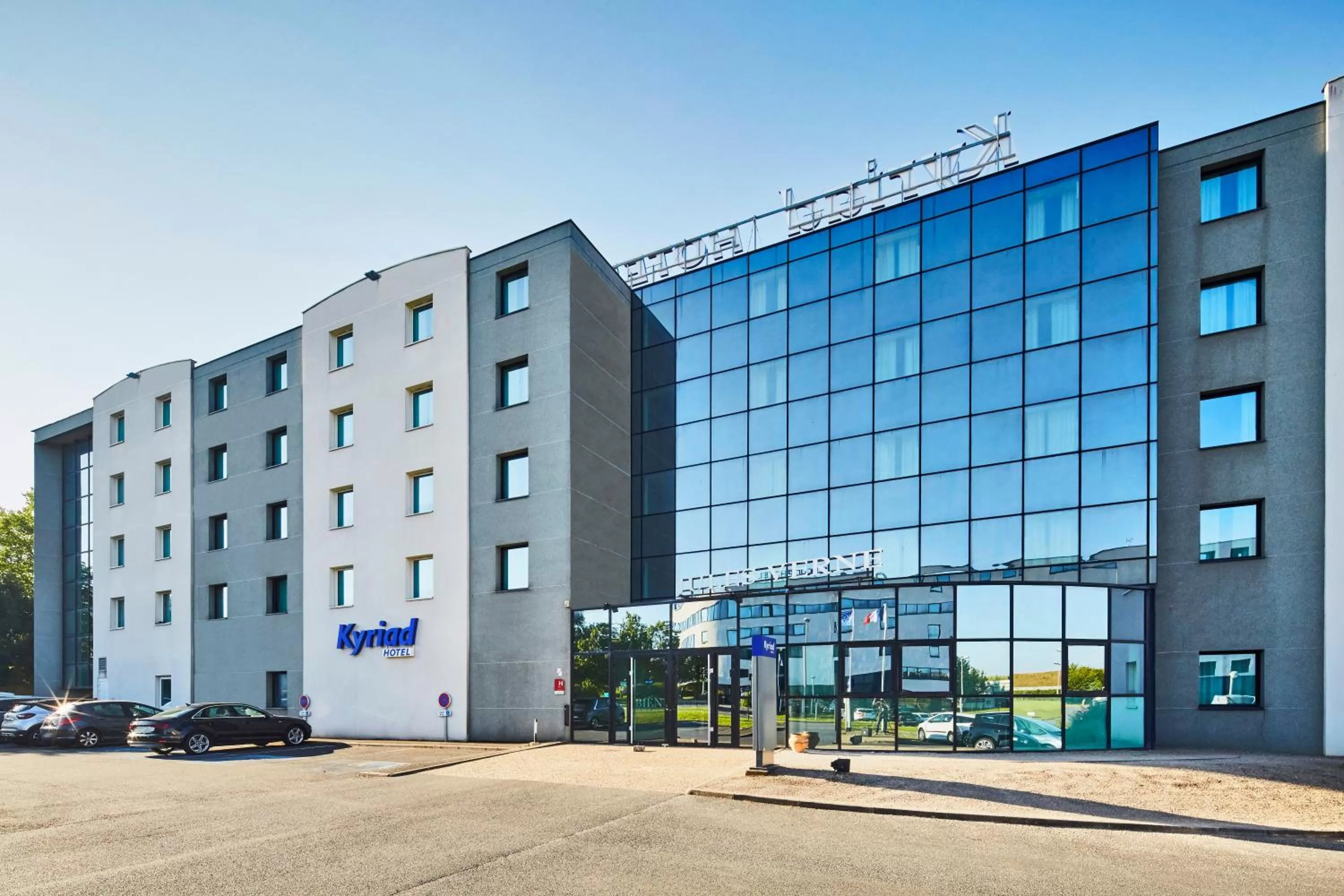 Property building in Kyriad Poitiers Jules Verne Site du Futuroscope