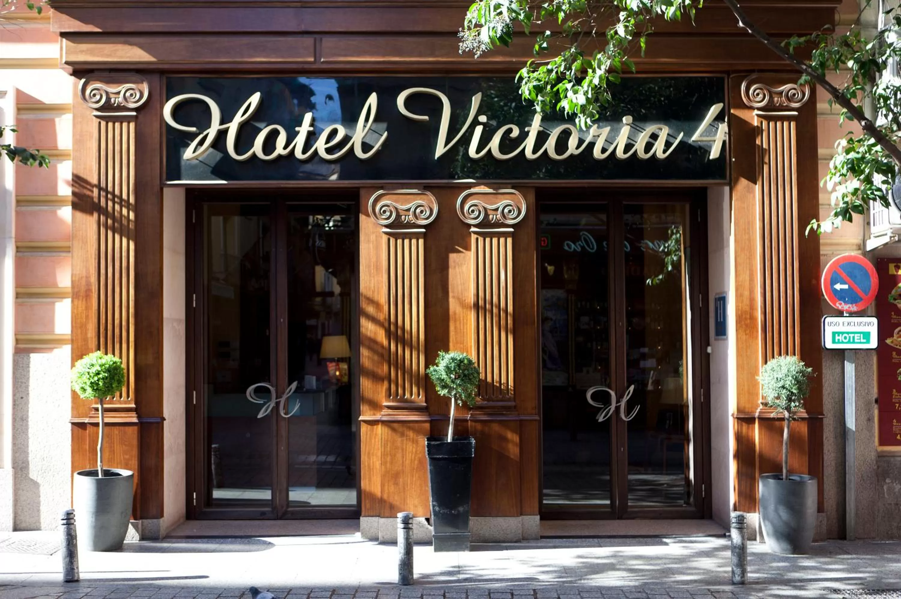 Facade/entrance in Victoria 4 Puerta del Sol