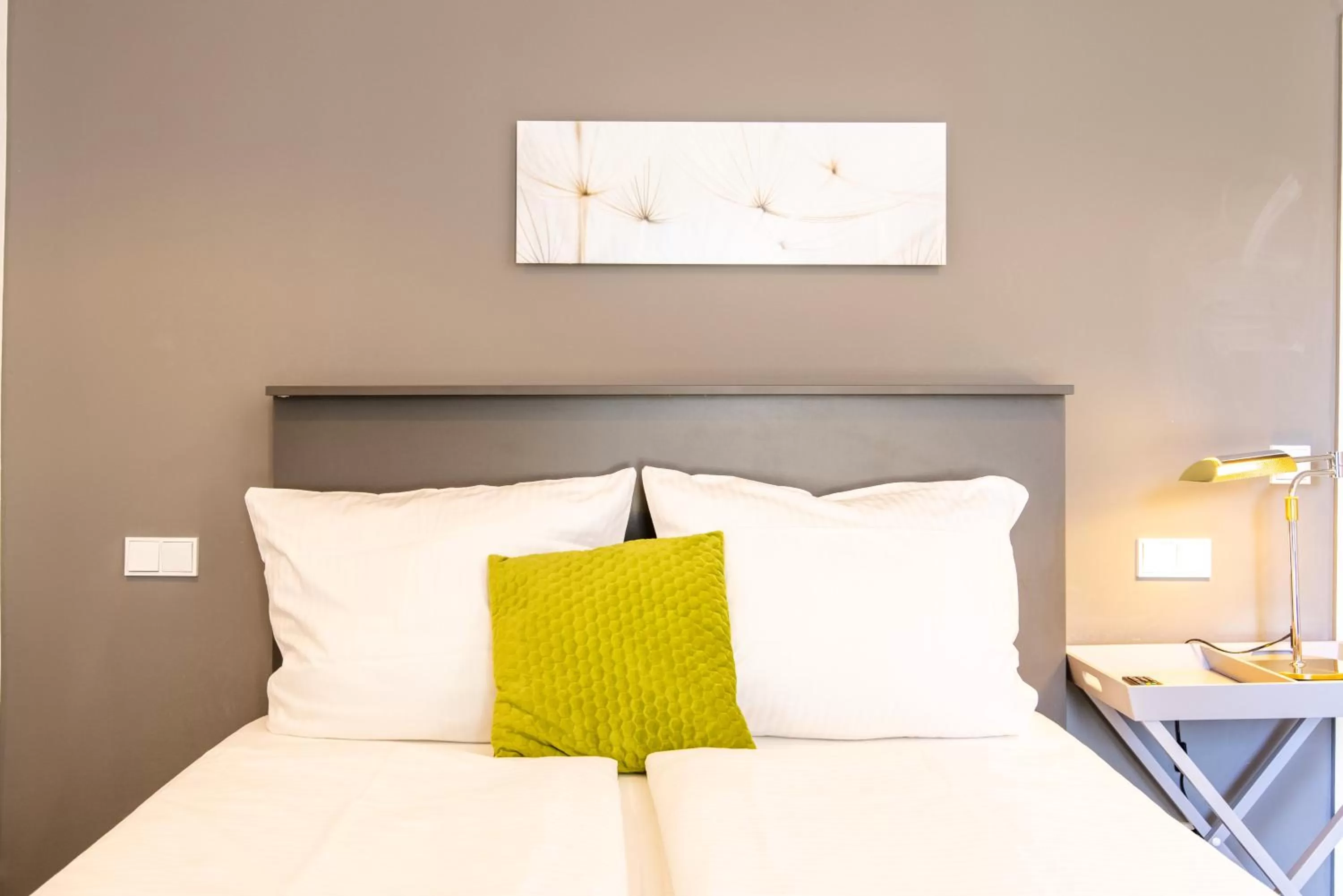 Bed in Luxstay Bad Nauheim - Self-Check-In