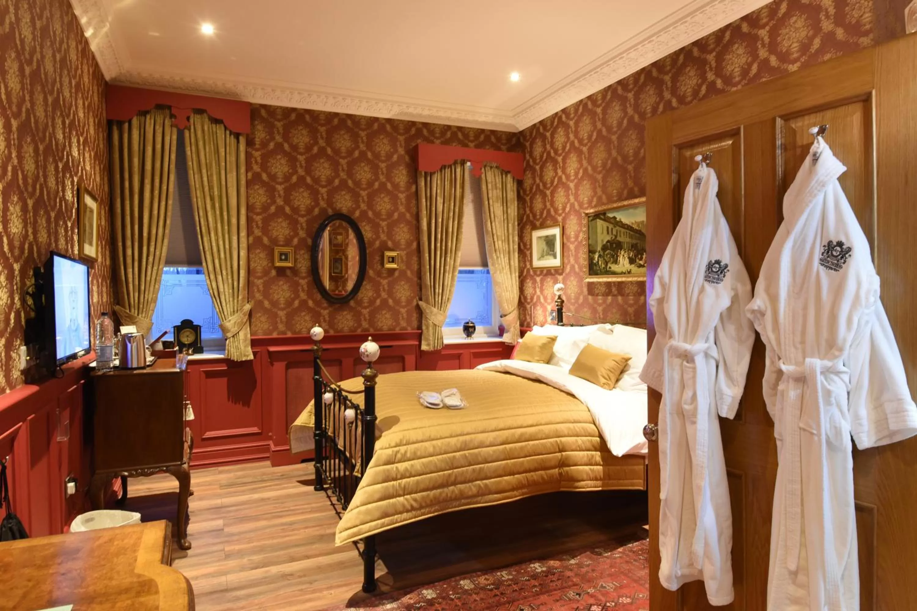 Bed in The Aston Tavern