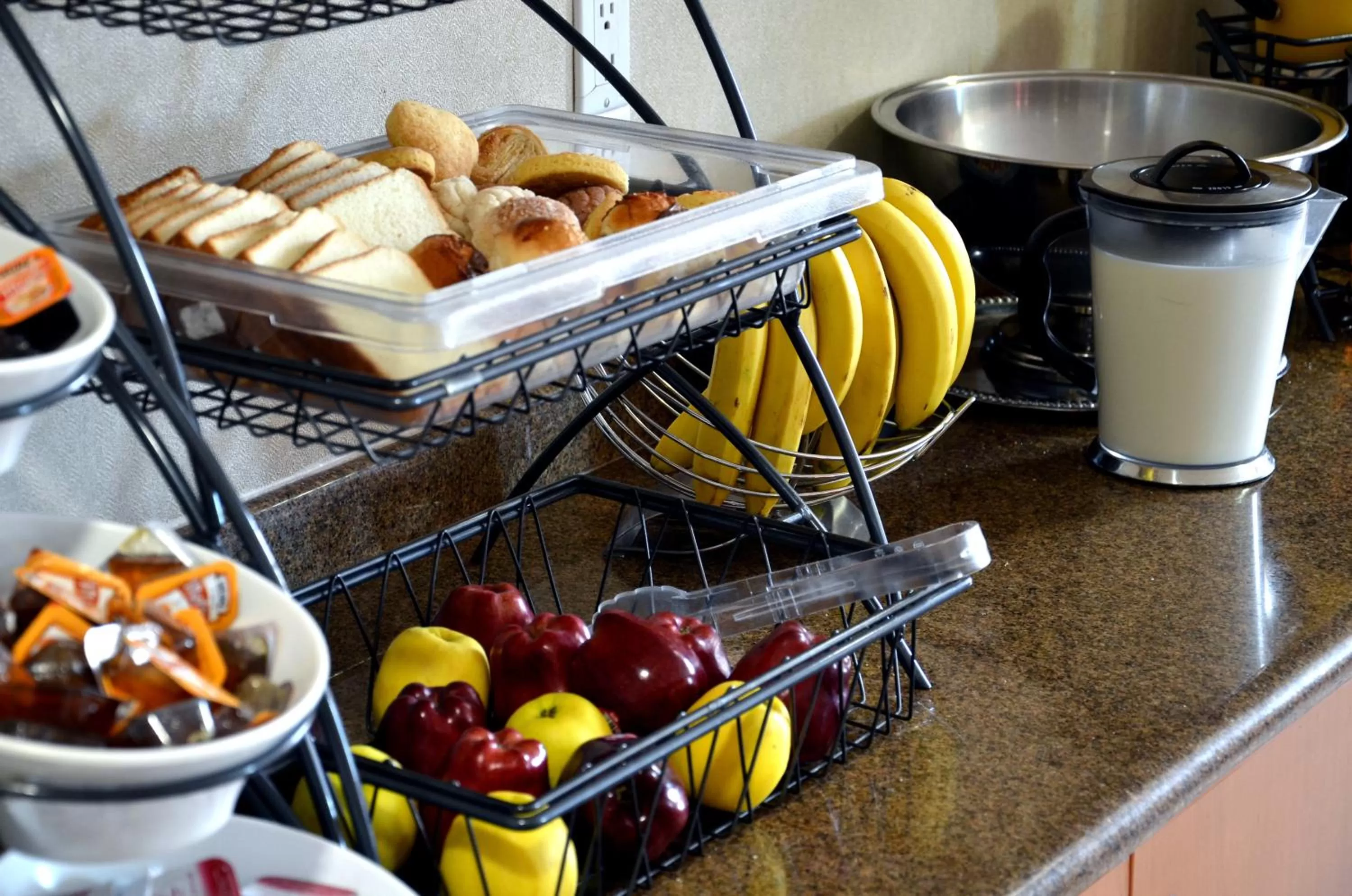 Food and drinks in Microtel Inn & Suites by Wyndham Chihuahua