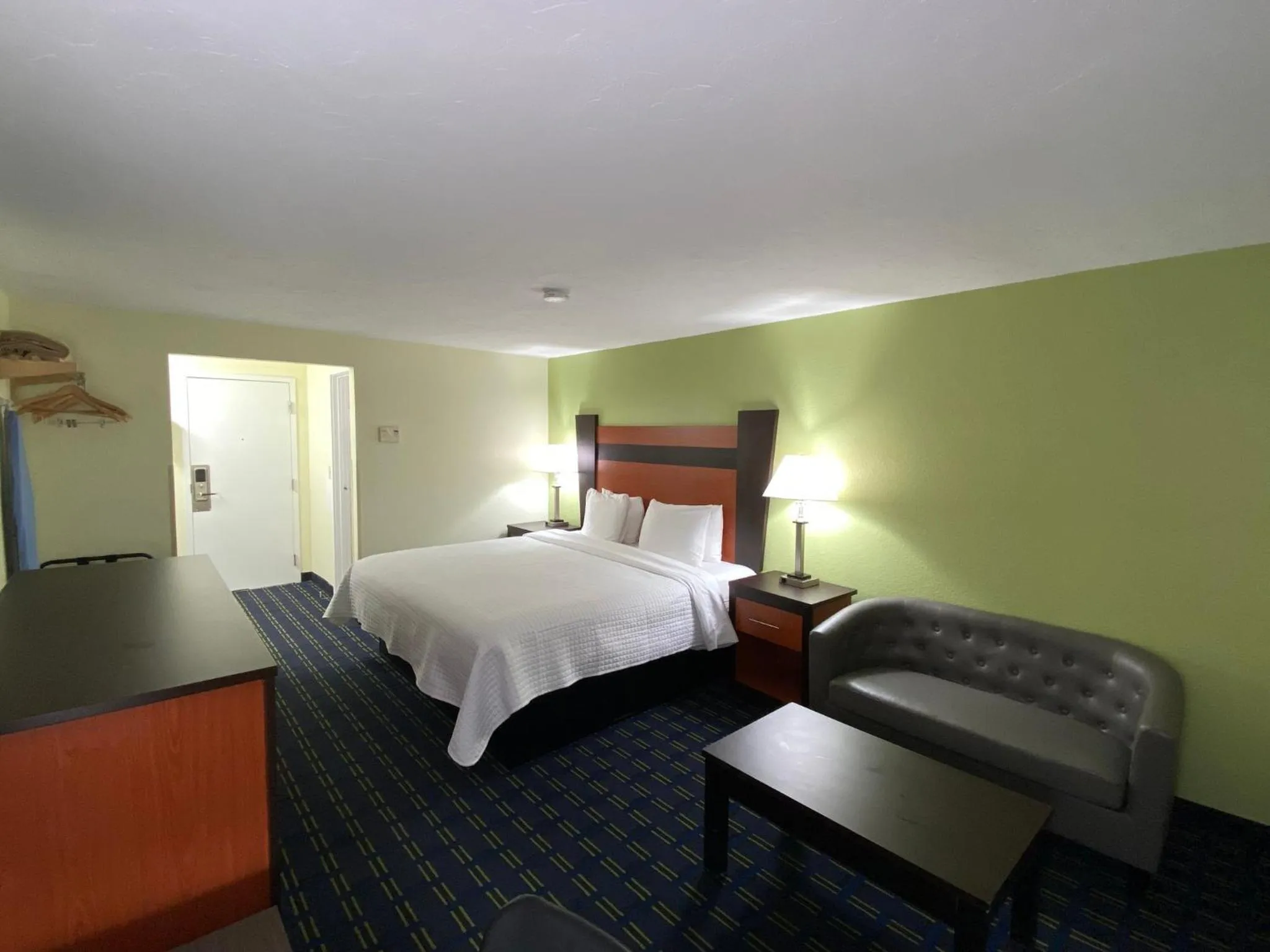 Bedroom, Bed in The Mariner Resort Cape Cod by The Red Collection