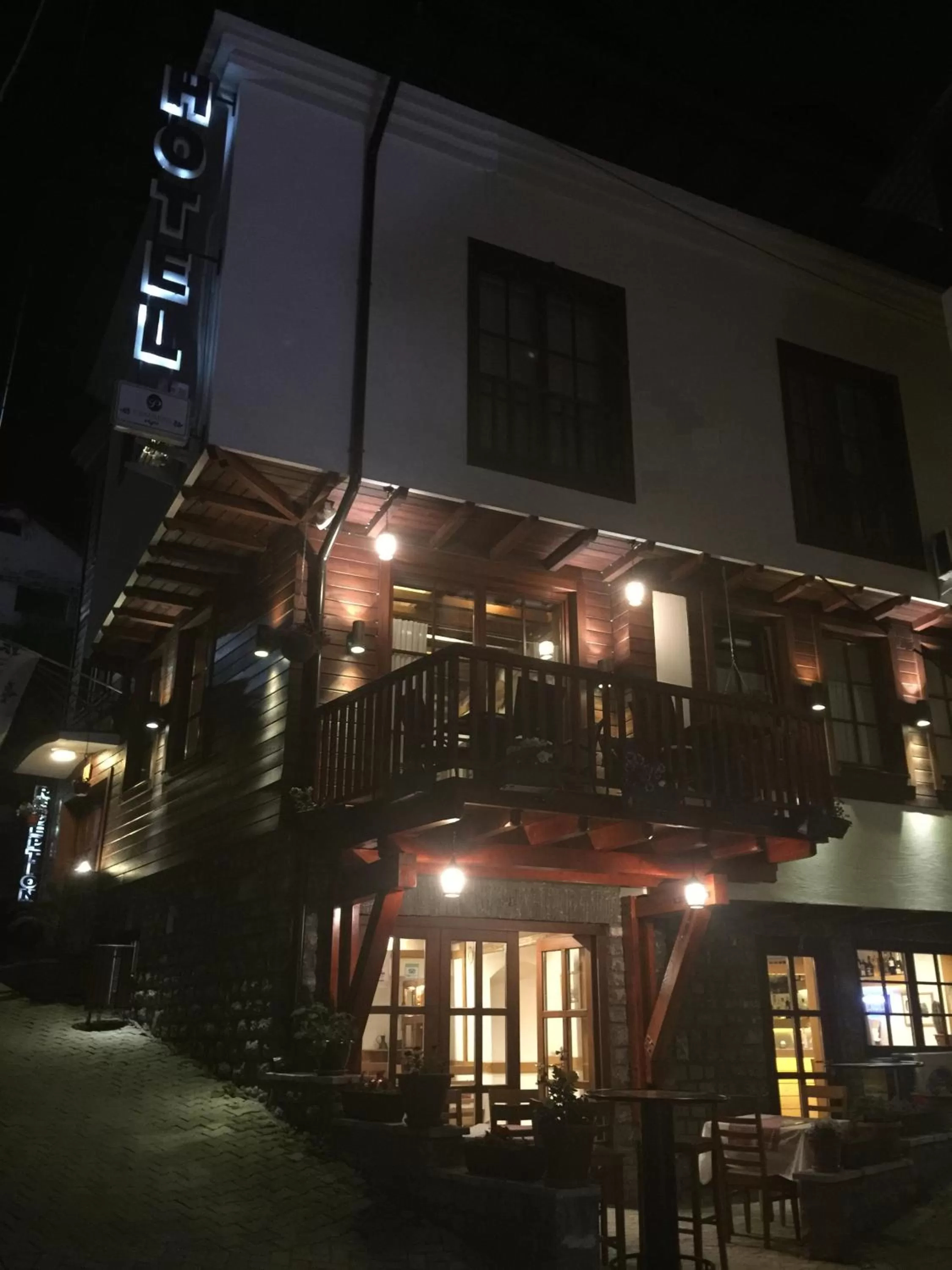 Facade/entrance, Property Building in Hotel Prizreni
