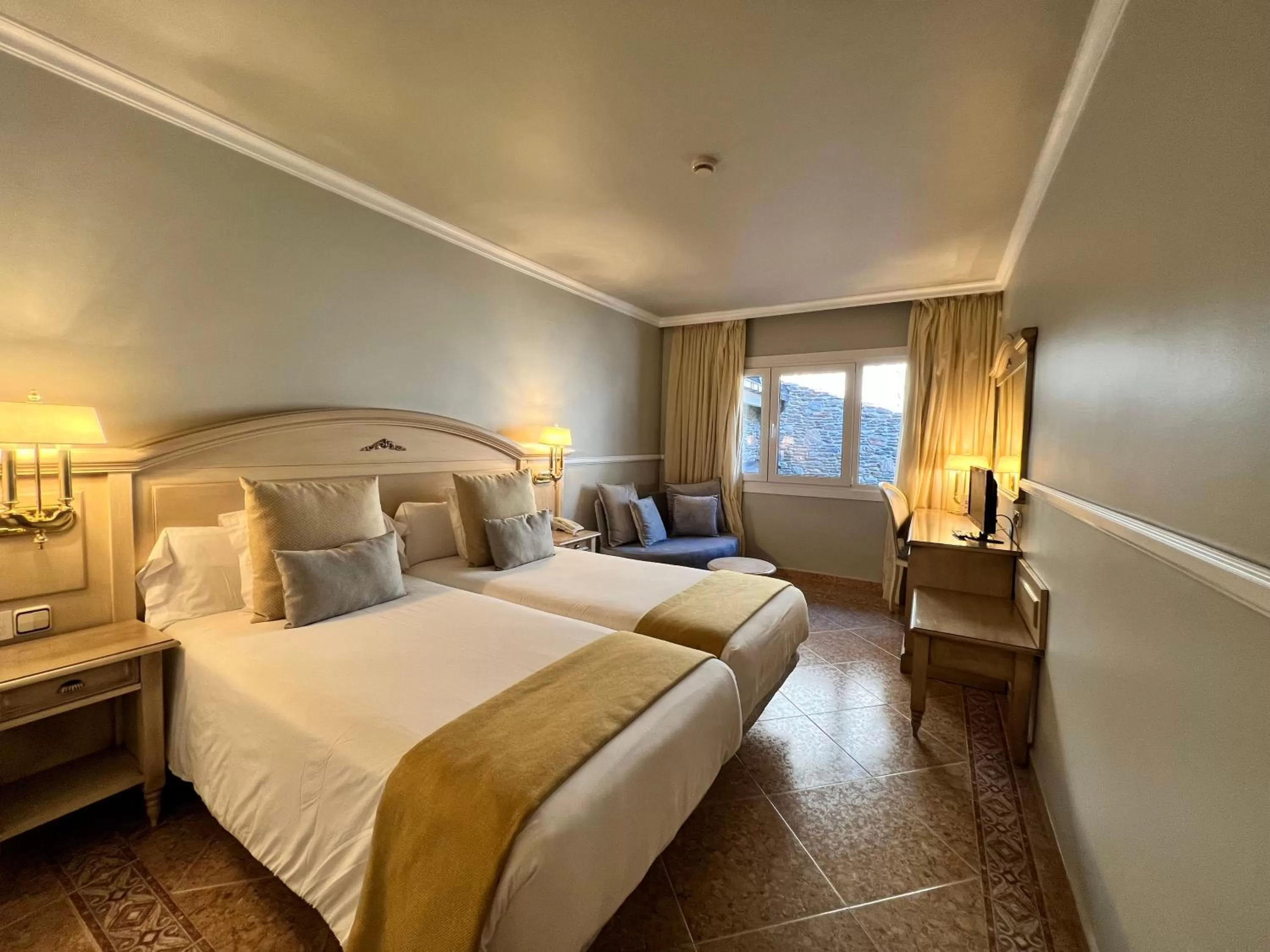 Bedroom, Bed in Hotel & SPA Bringué