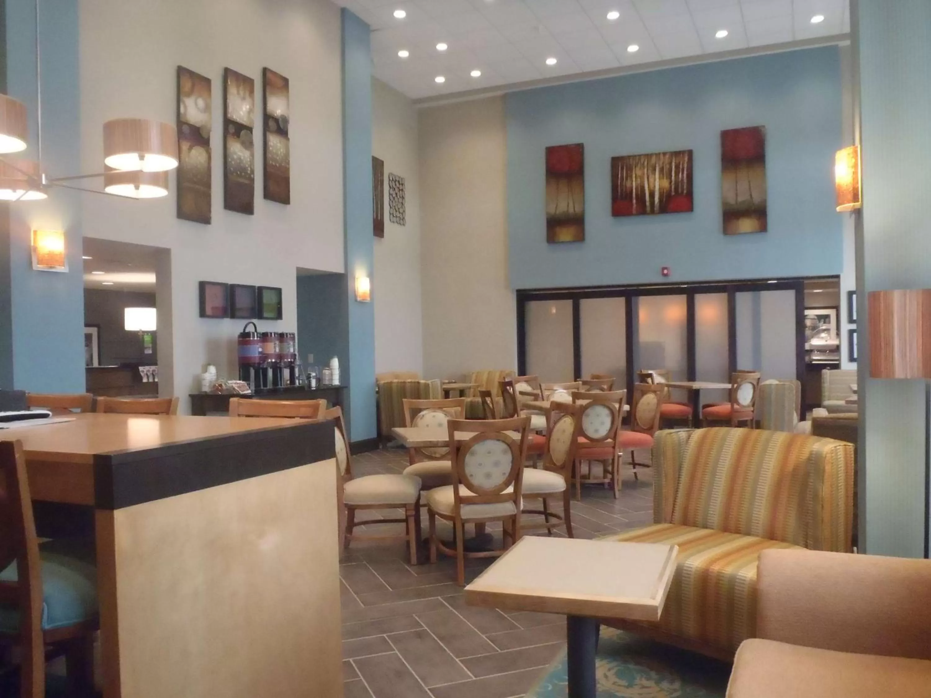 Lobby or reception in Hampton Inn & Suites Wiggins