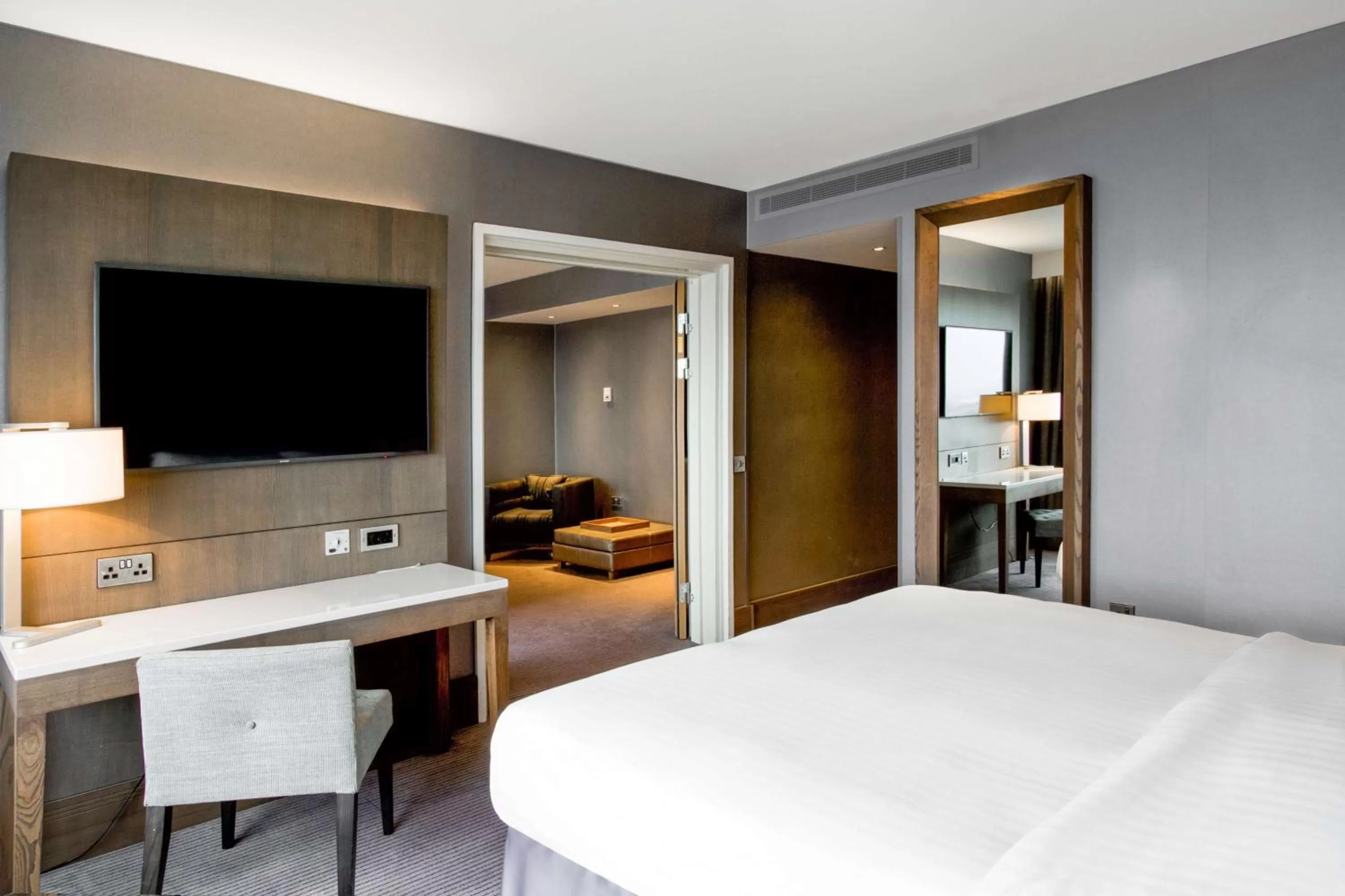 Bed in Radisson Blu Manchester Airport