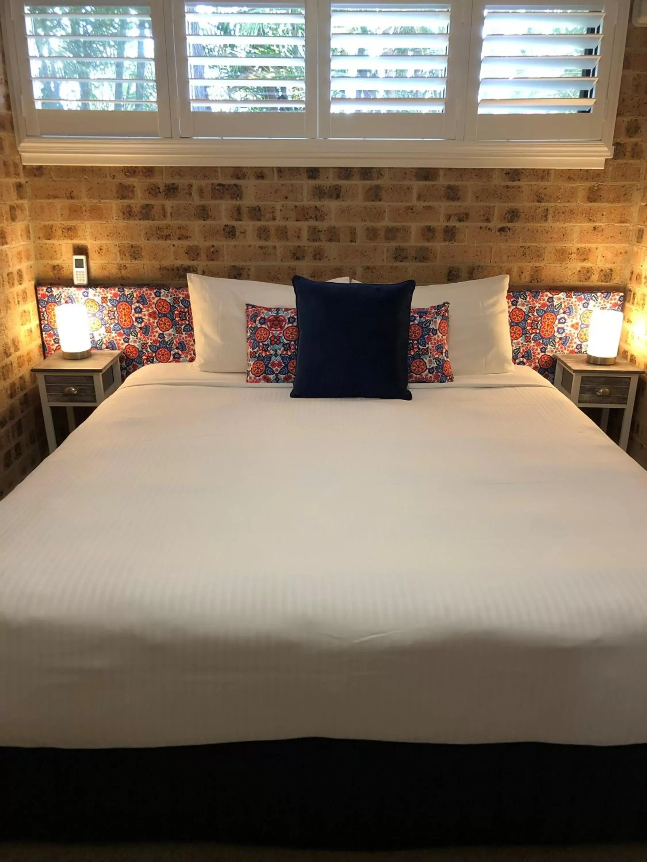 Two-Bedroom Apartment with 2 King Beds - Split Level in Avaleen Lodge Motor Inn Two-Bedroom Apartment with 2 King Beds - Split Level in Avaleen Lodge Motor Inn