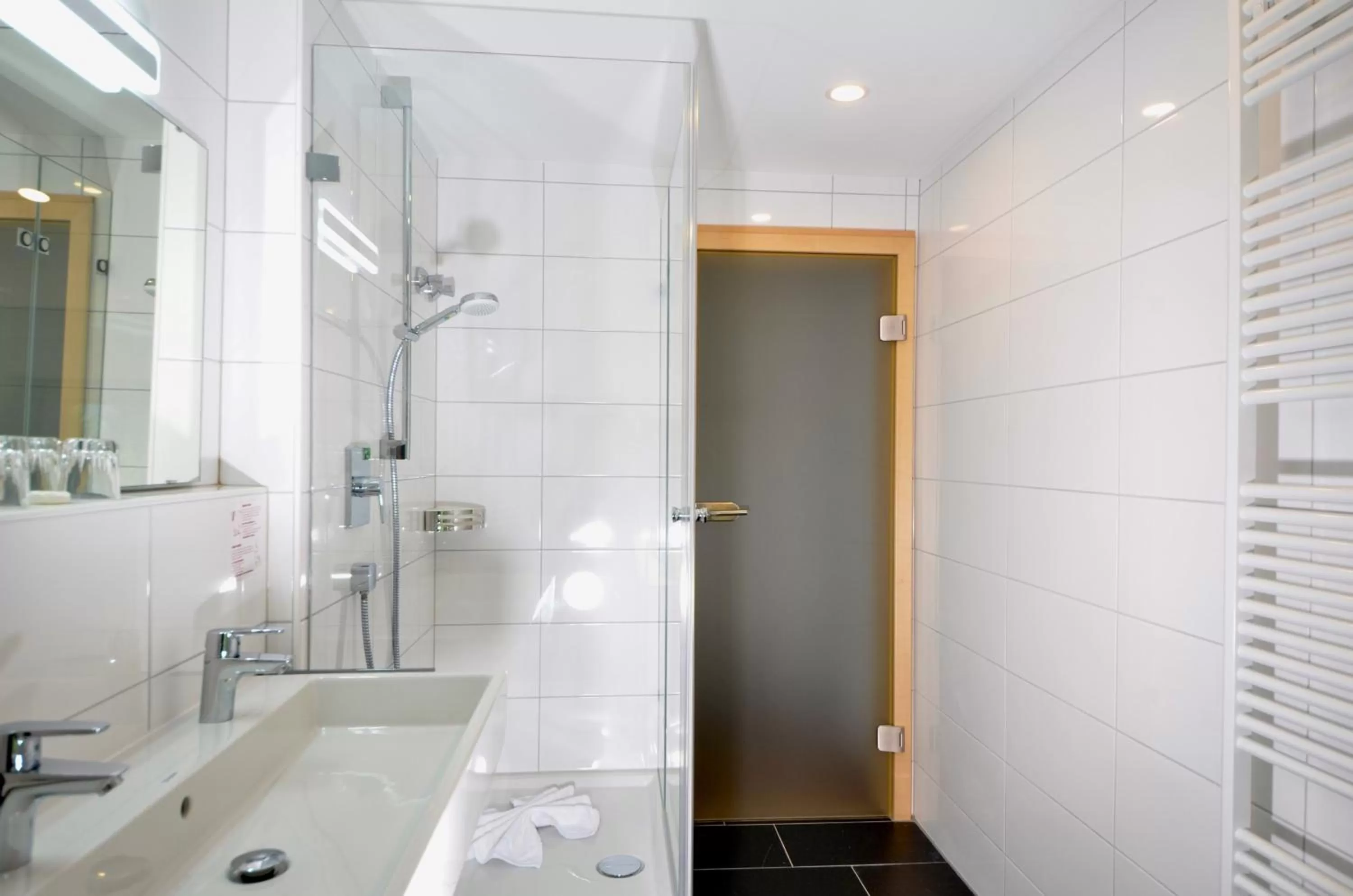 Staff, Bathroom in Naturhotel Café Waldesruhe