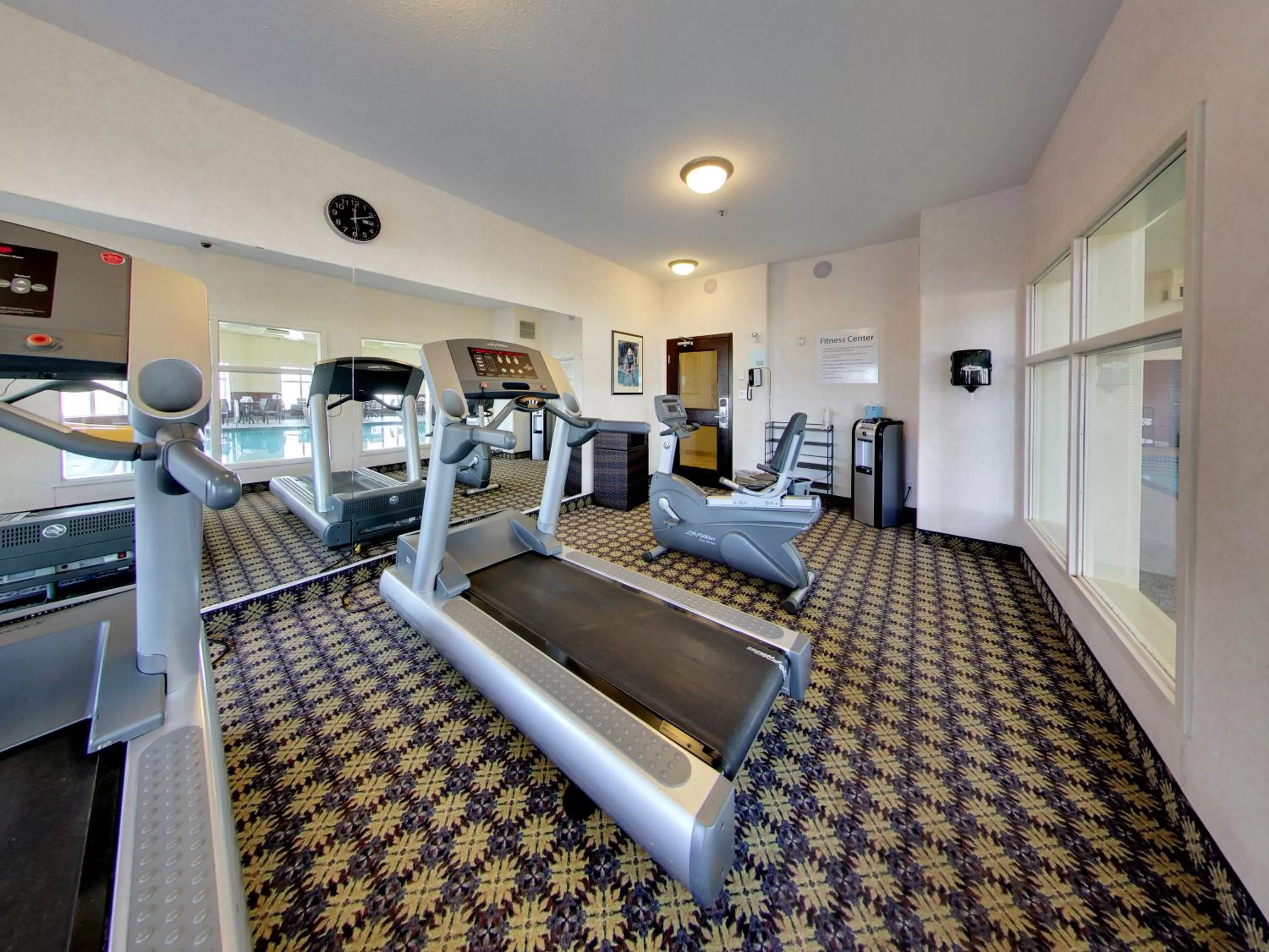 Fitness centre/facilities in Holiday Inn Express Hotel & Suites - Edmonton International Airport by IHG