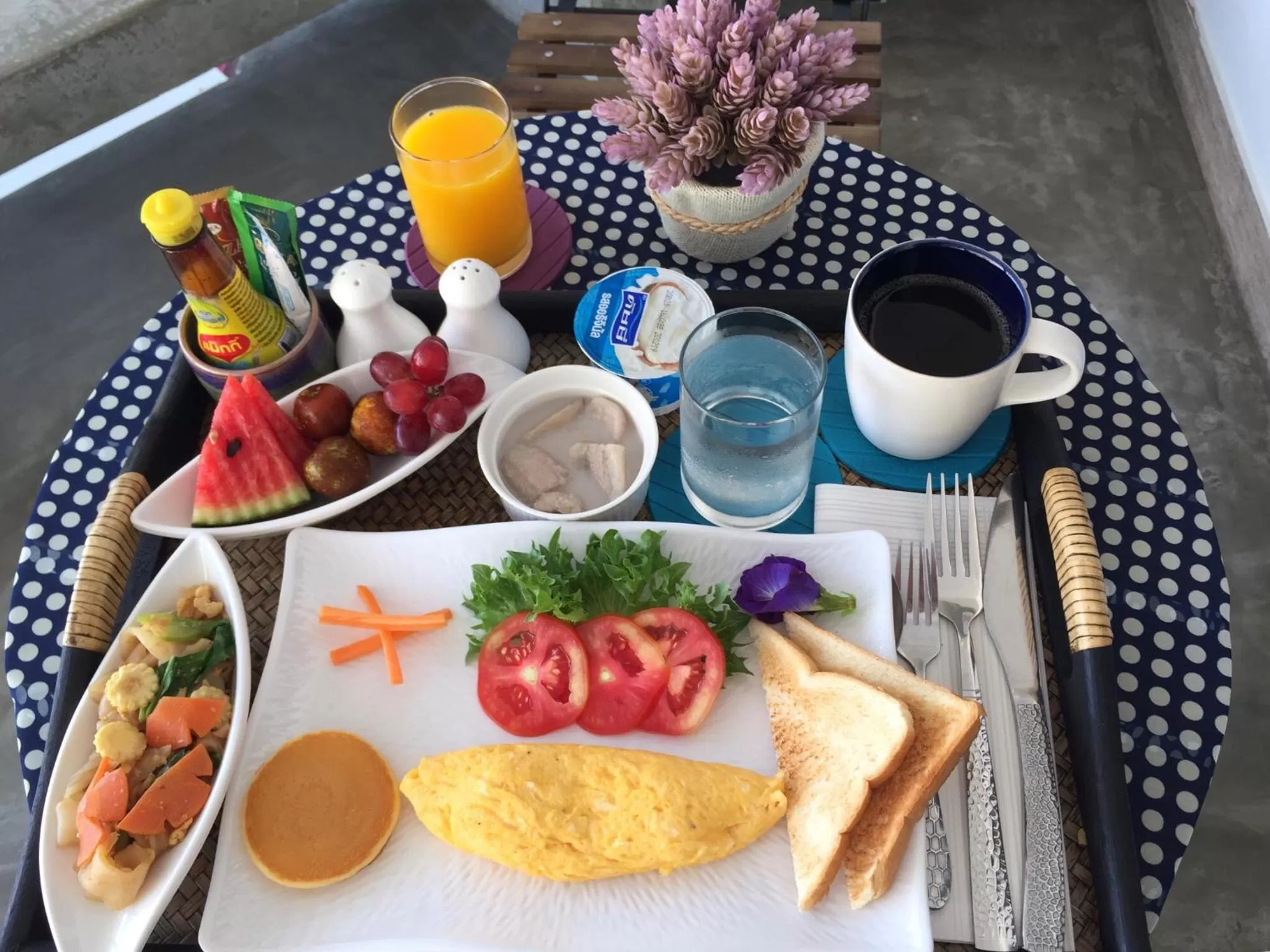 Breakfast in BC Summer Beach