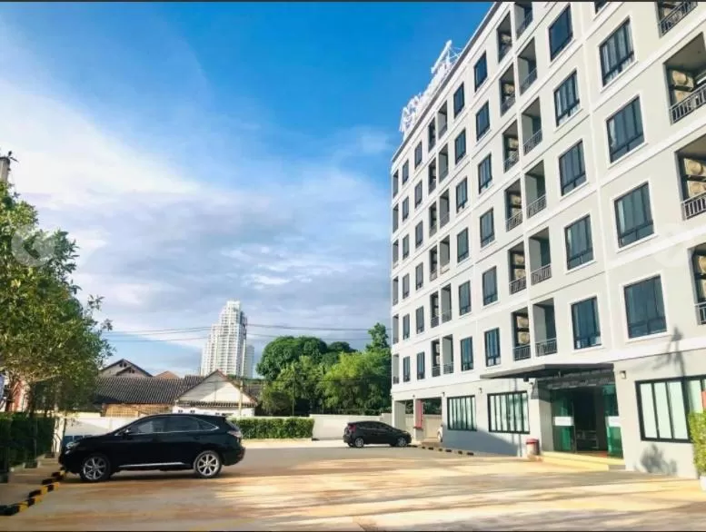 Inner courtyard view in Horsehill Hotel Sriracha