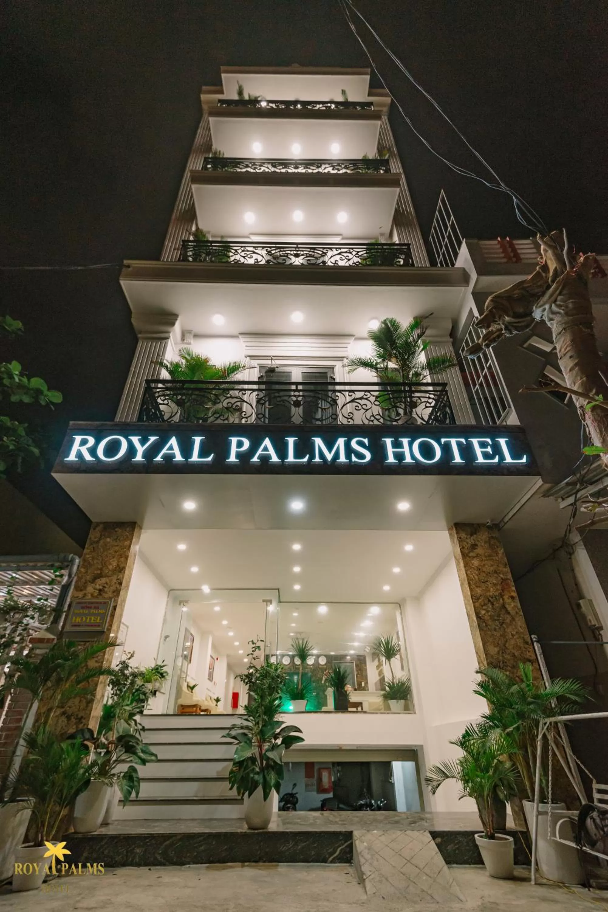 Facade/entrance in Royal Palms Hotel