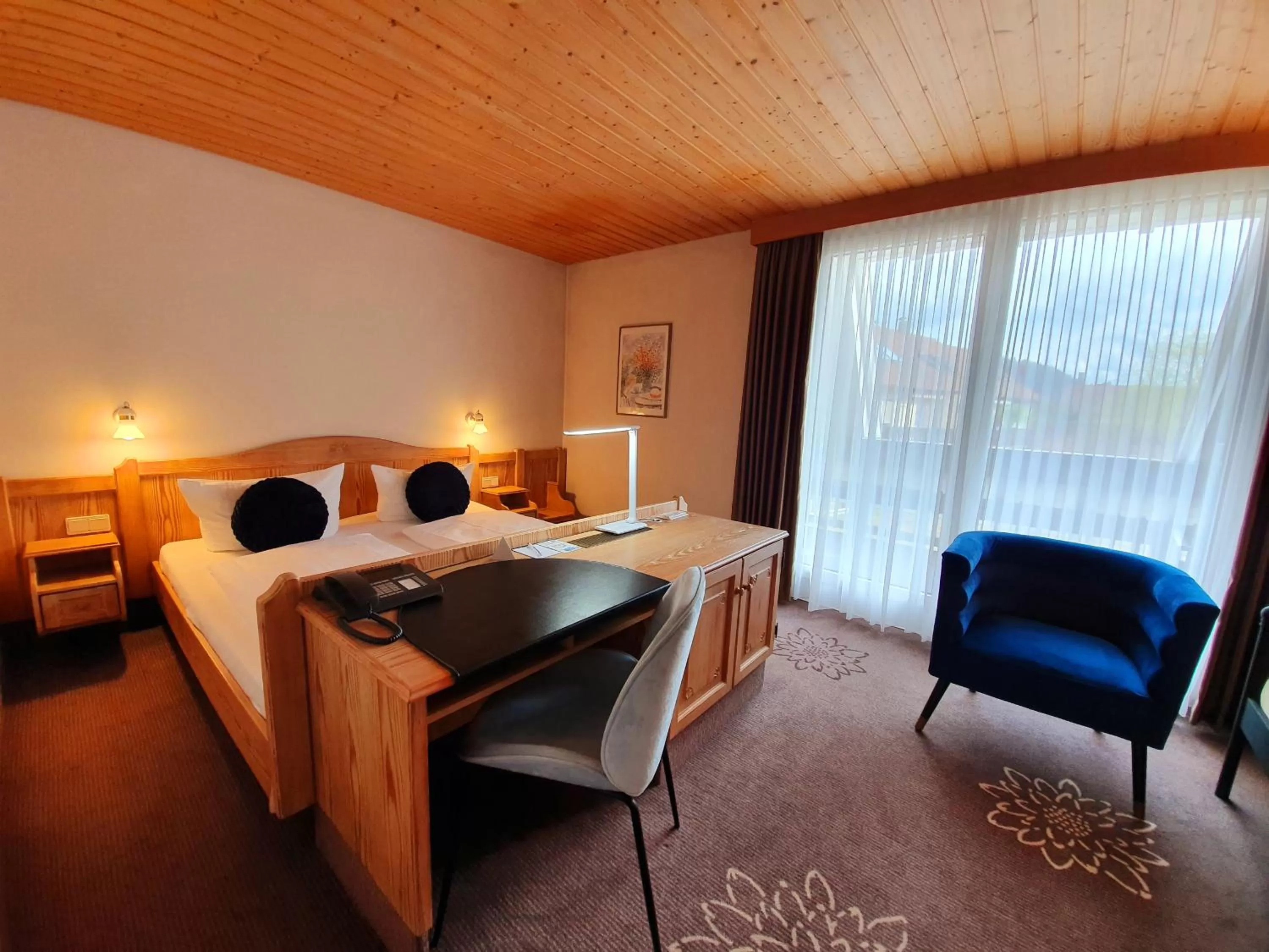 Photo of the whole room, Bed in Hotel in den Herrnwiesen