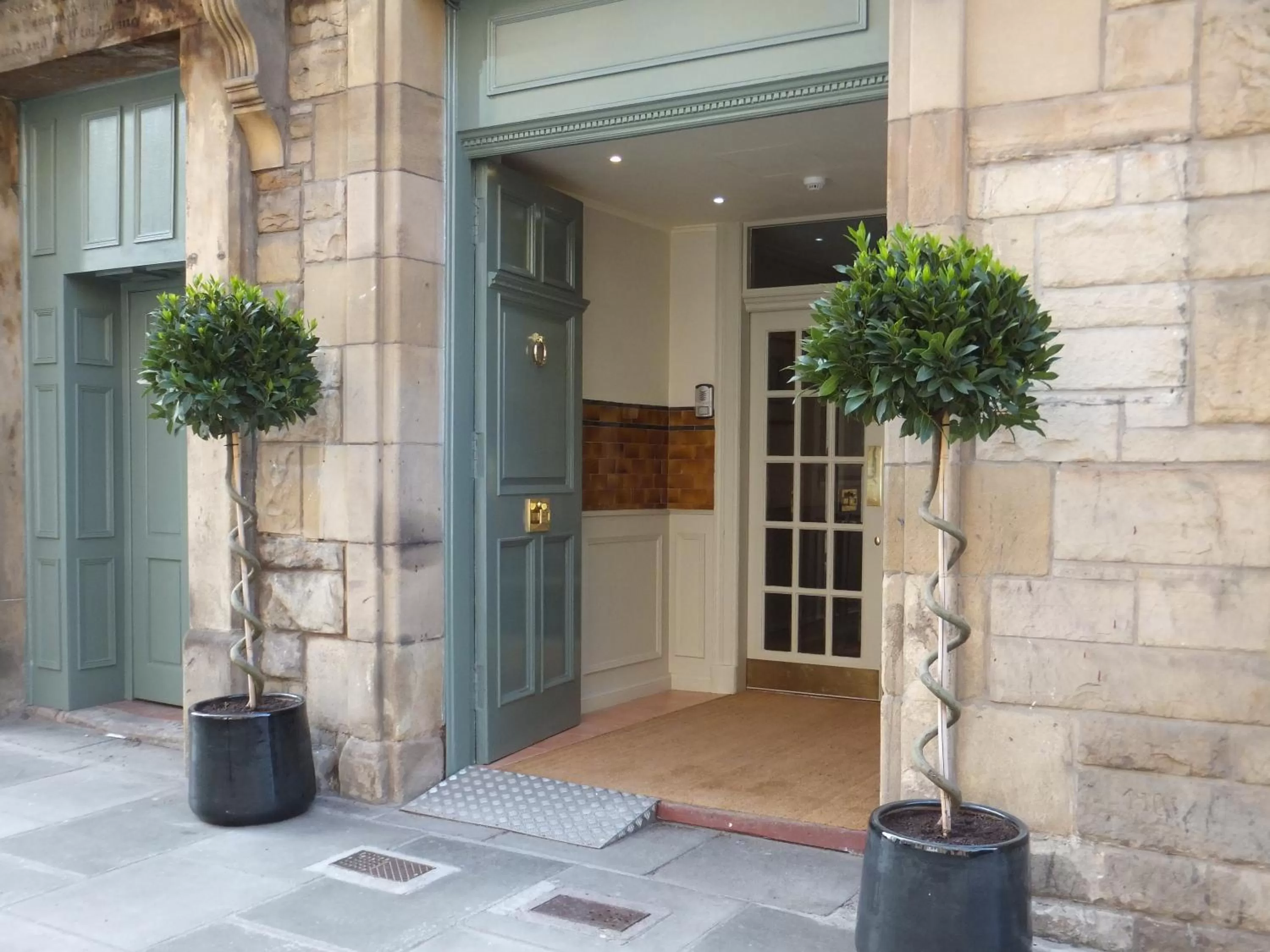 Facade/entrance in Brooks Hotel