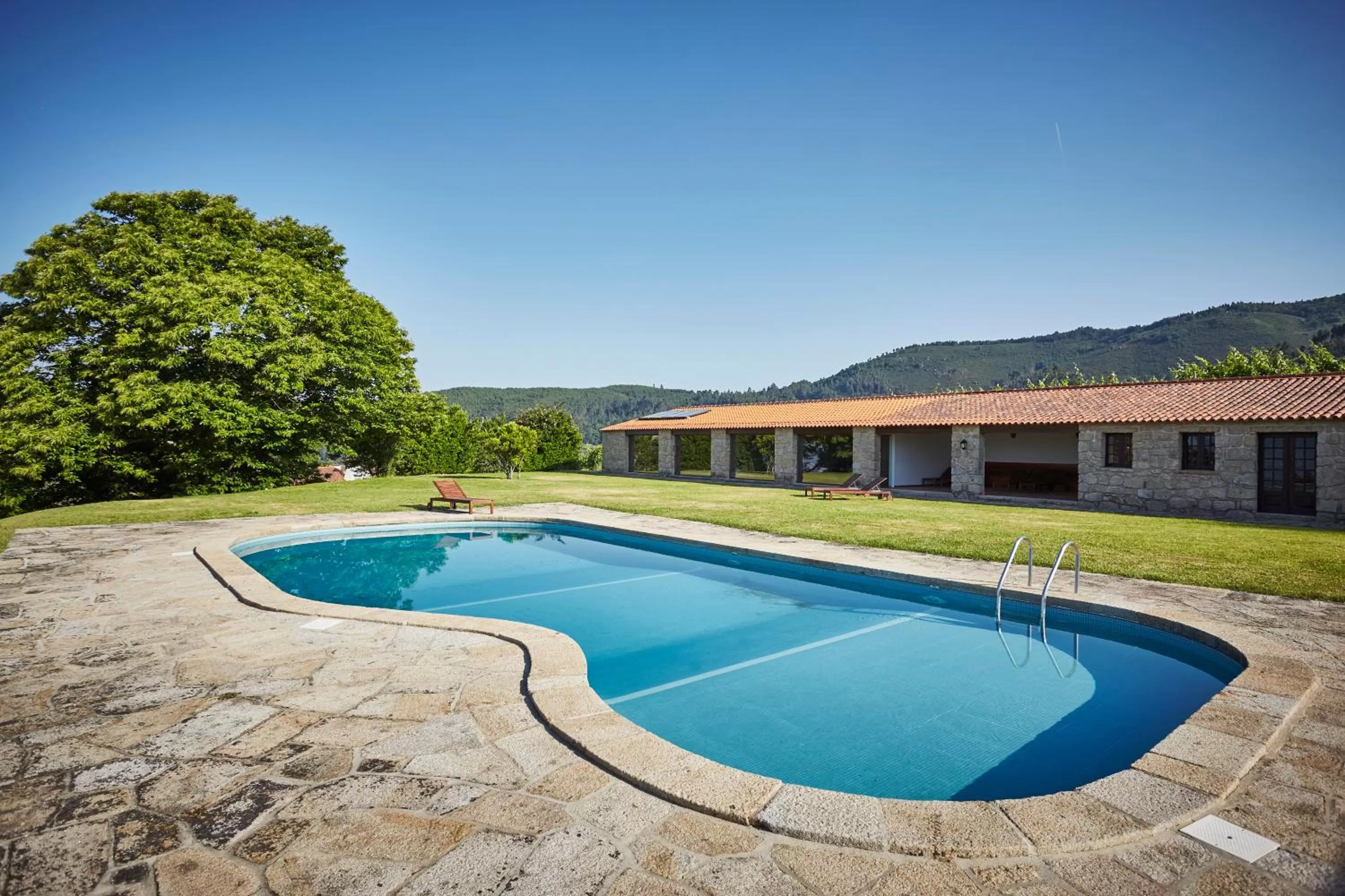 Pool view in Paço de Calheiros - Turismo de Habitação