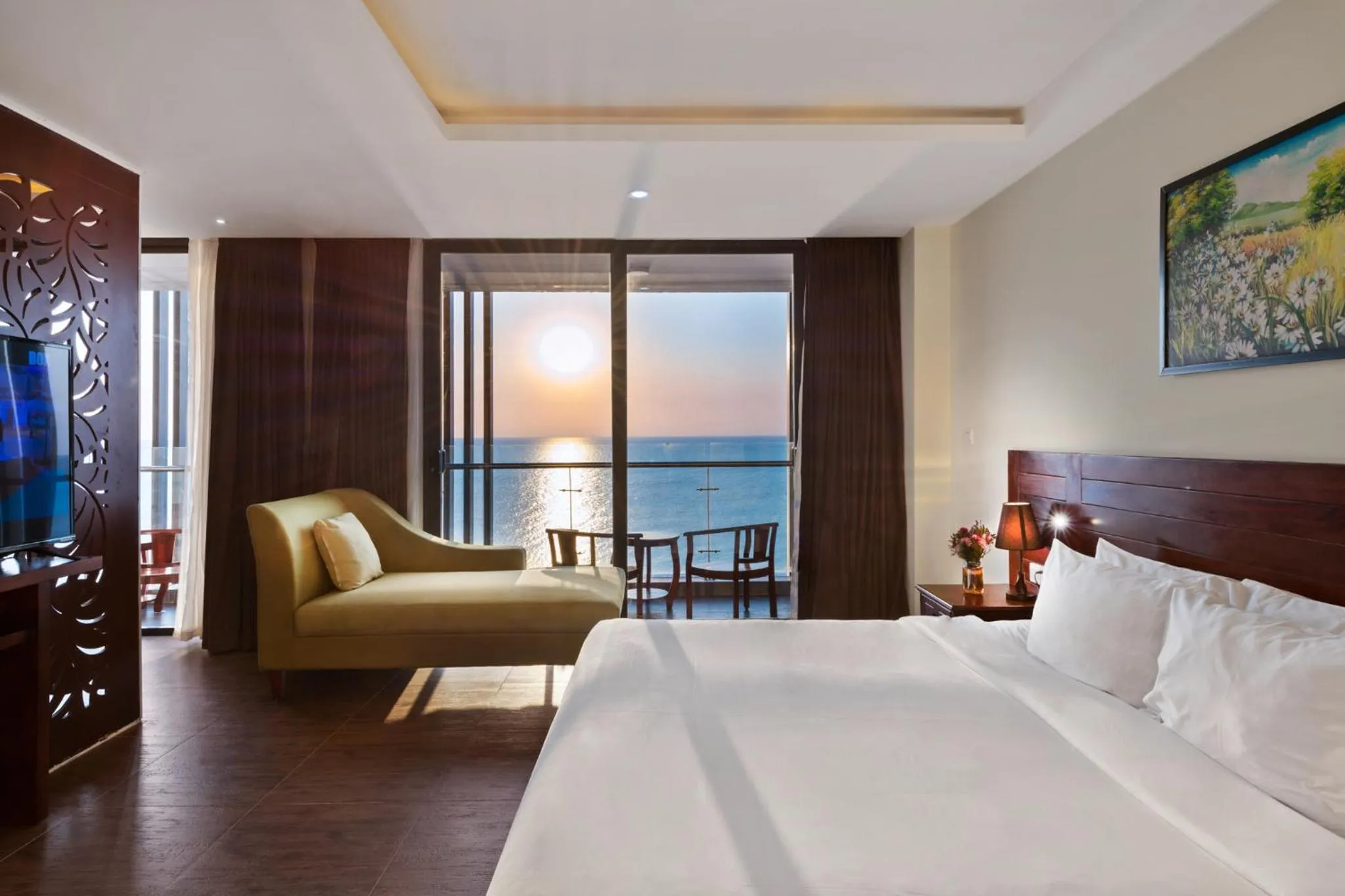 Bed in Amarin Resort & Spa Phu Quoc