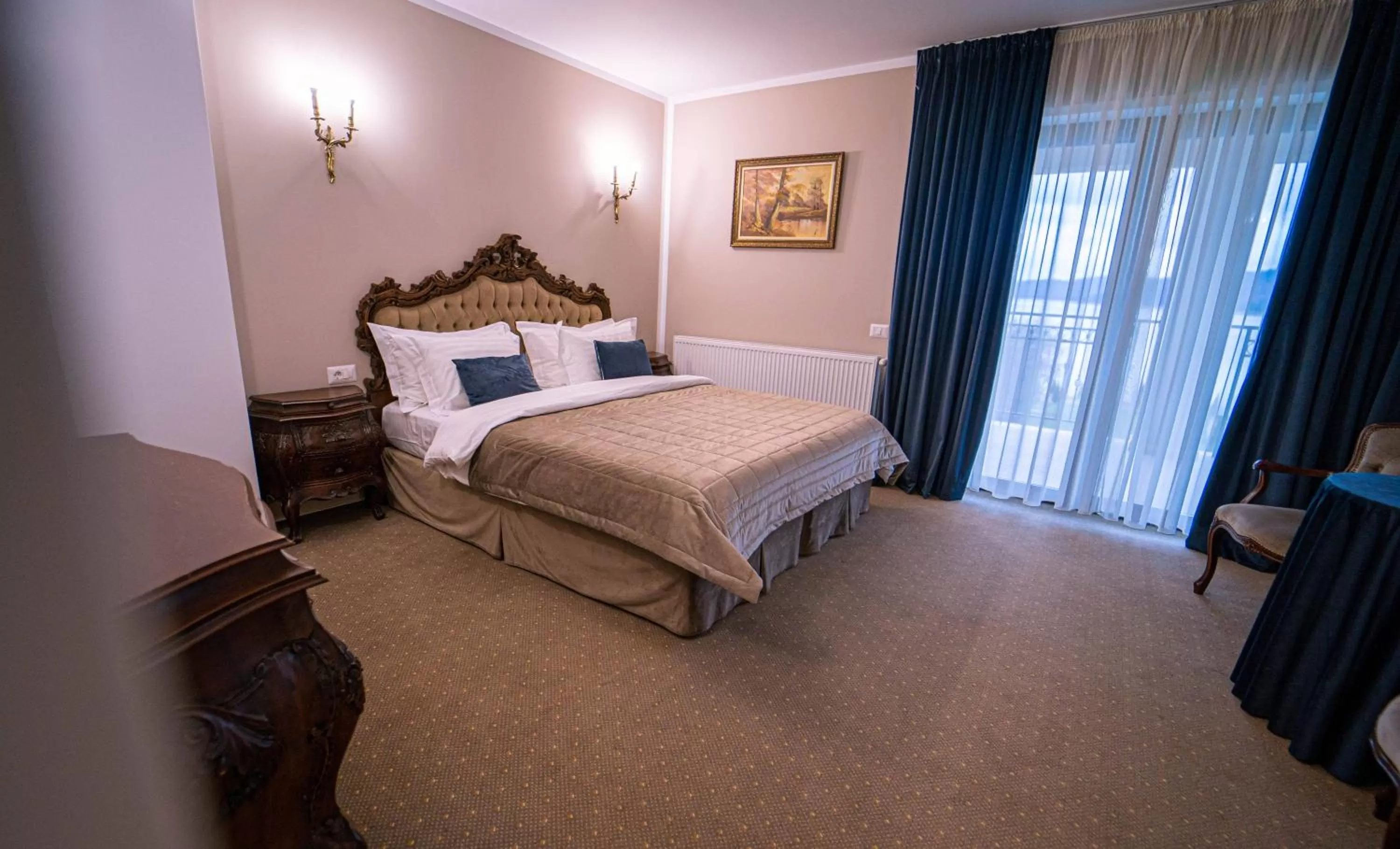 Photo of the whole room, Bed in Gradinile Romane