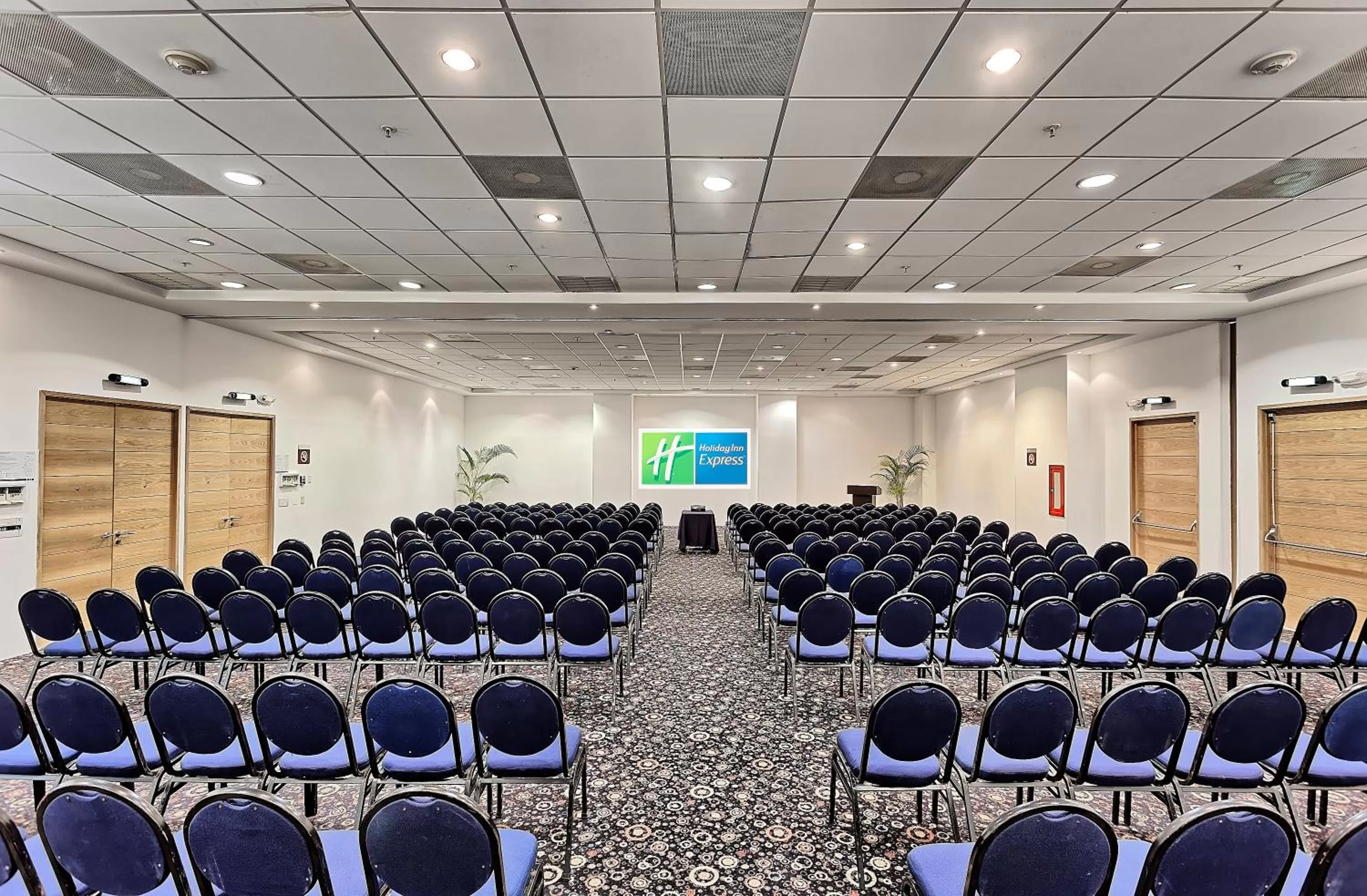 Meeting/conference room in Holiday Inn Express Villahermosa by IHG